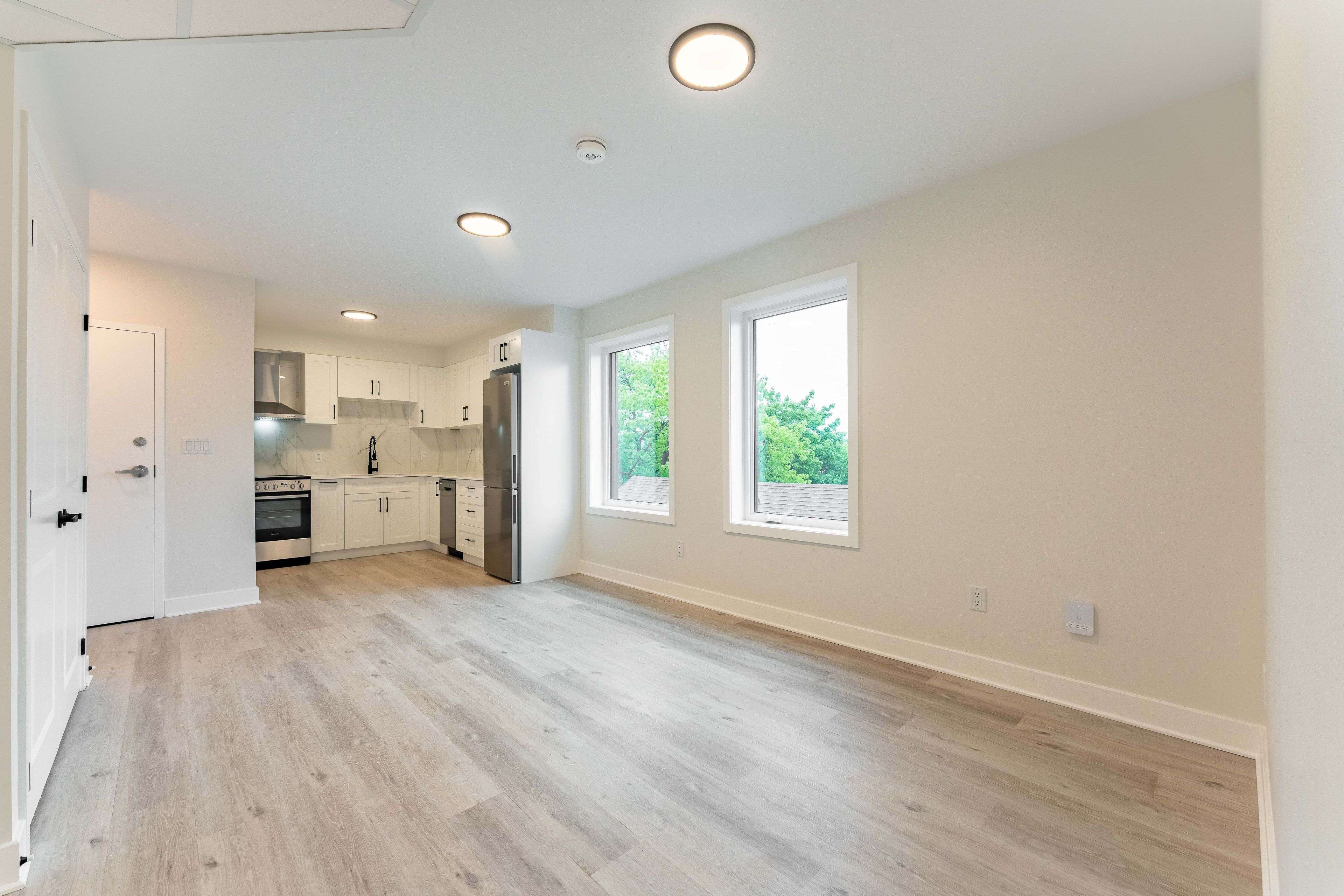 Vanier And Kingsview Park, ON K1L 7A9,360 Lacasse AVE #201