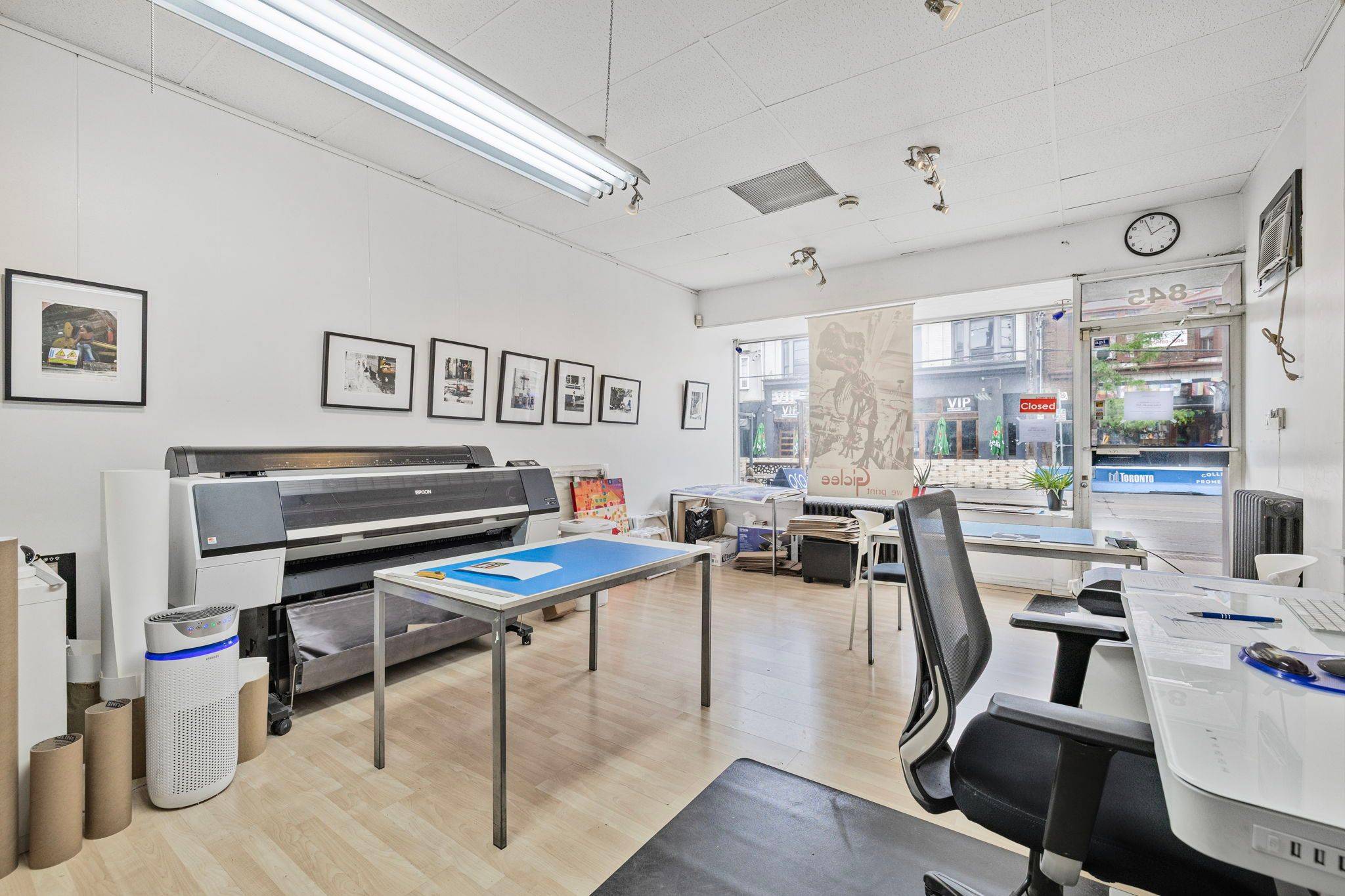 Toronto C01, ON M6H 1A1,845 College ST