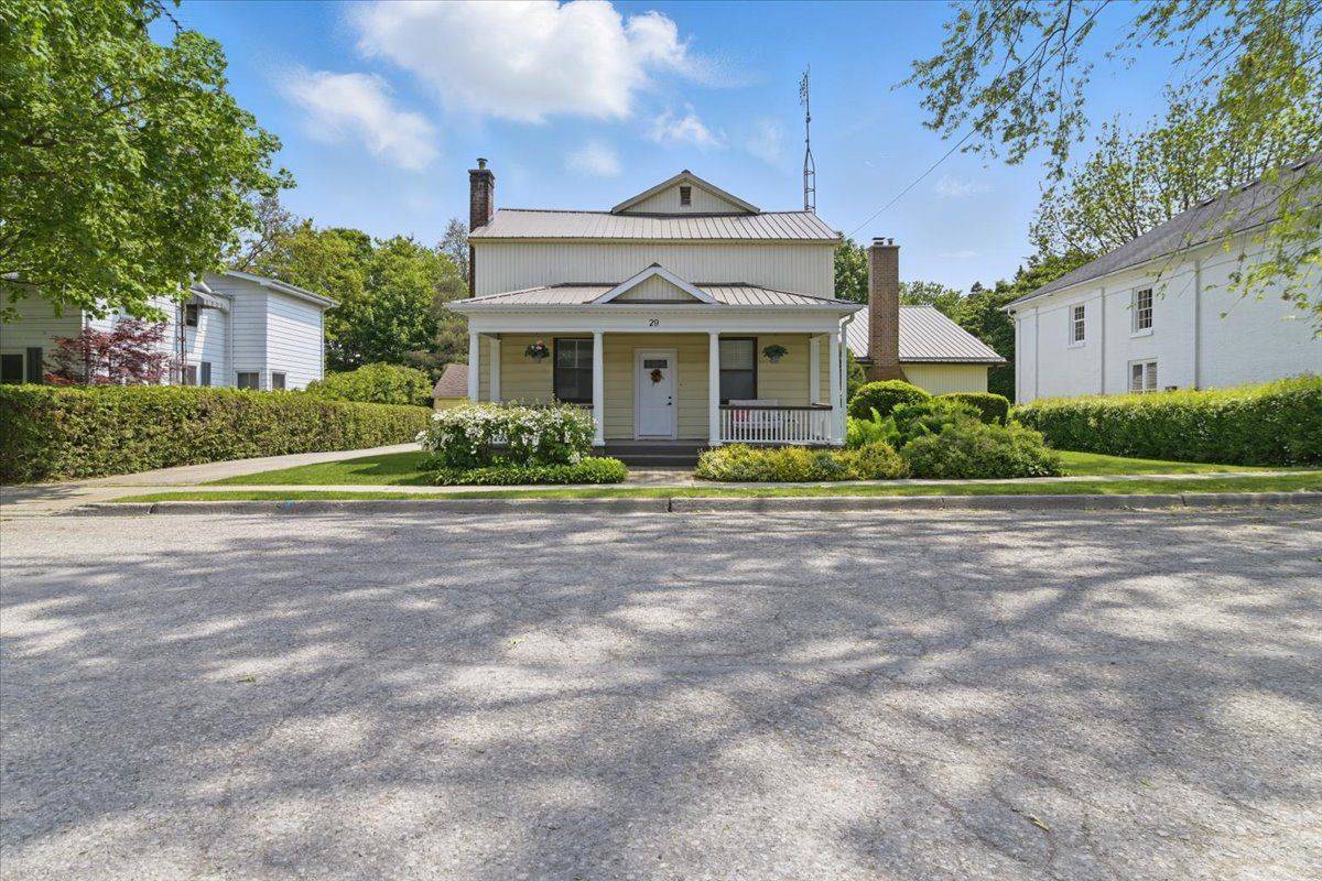 Clarington, ON L0B 1M0,29 Park ST