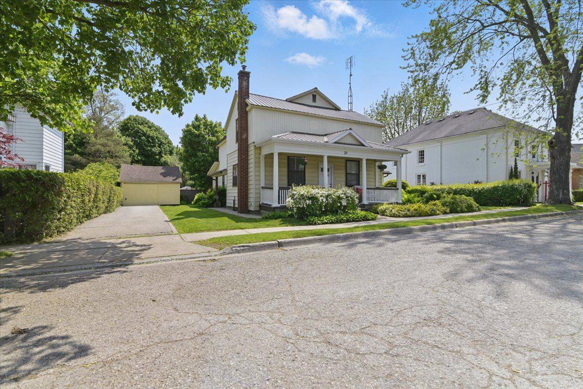 Clarington, ON L0B 1M0,29 Park ST