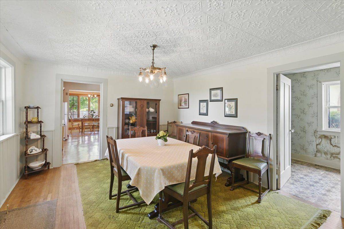 Clarington, ON L0B 1M0,29 Park ST