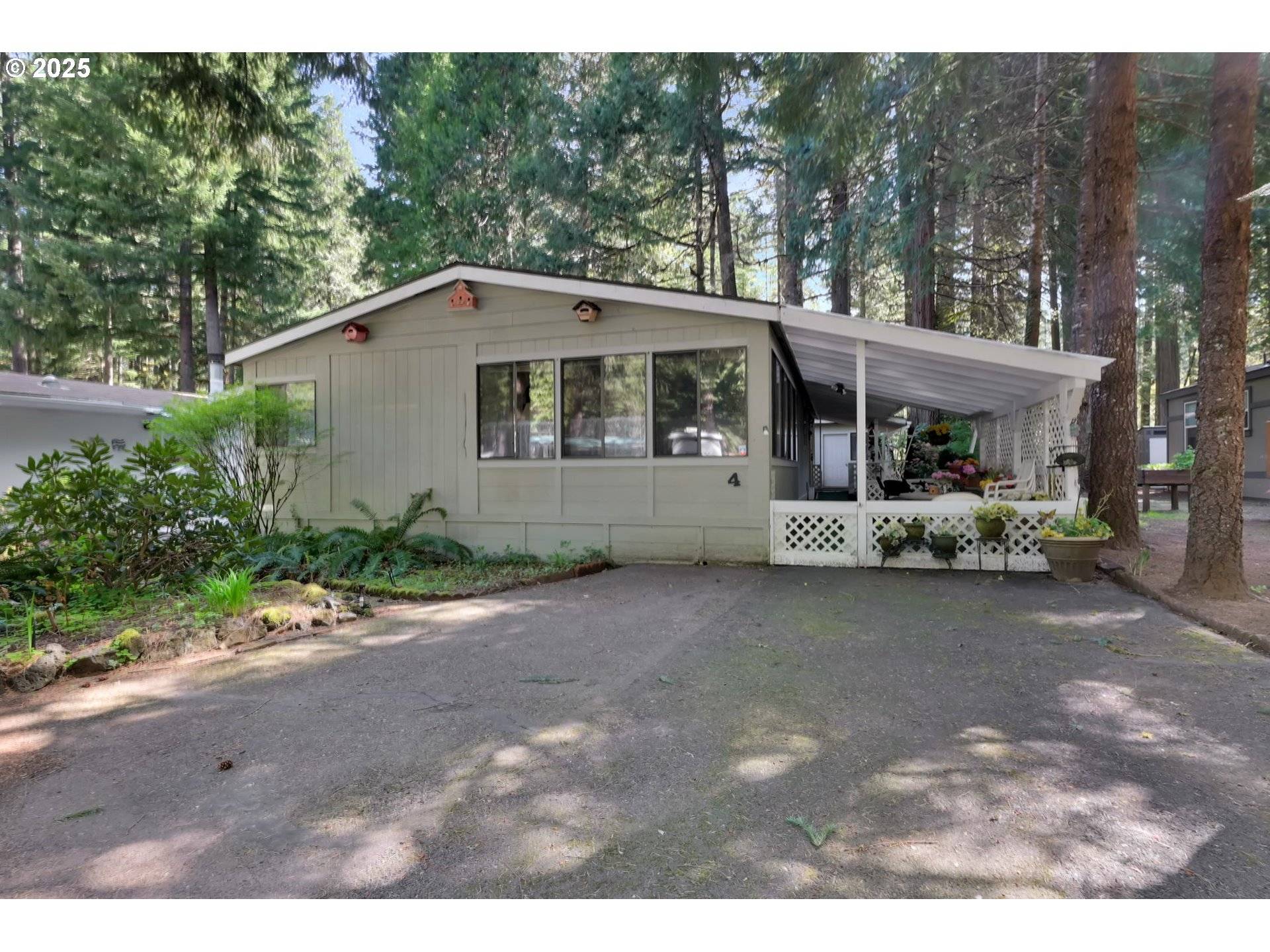 Mc Kenzie Bridge, OR 97413,56640 McKenzie HWY #M4