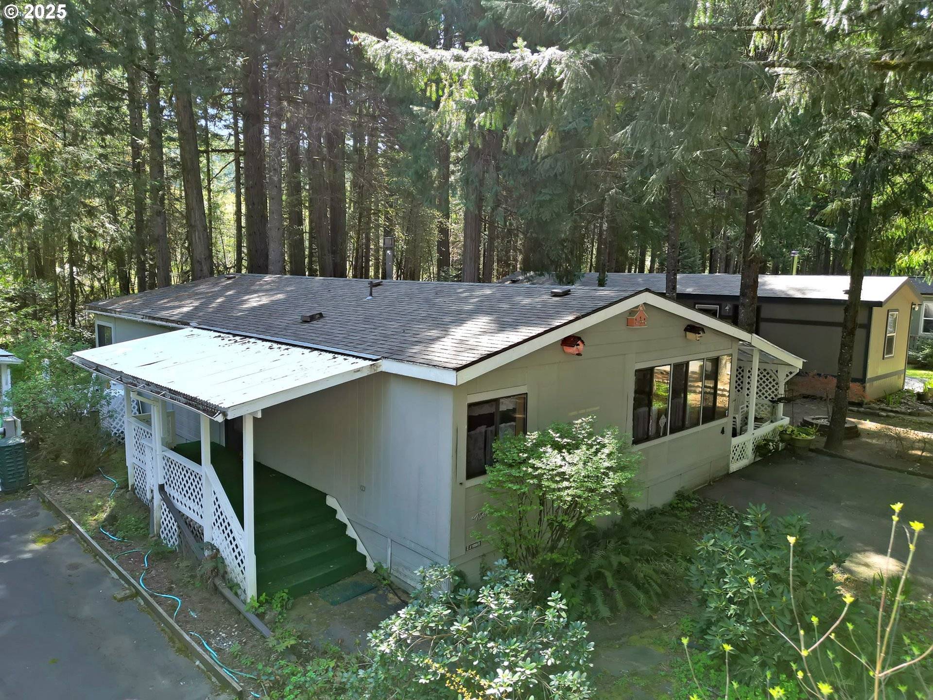 Mc Kenzie Bridge, OR 97413,56640 McKenzie HWY #M4