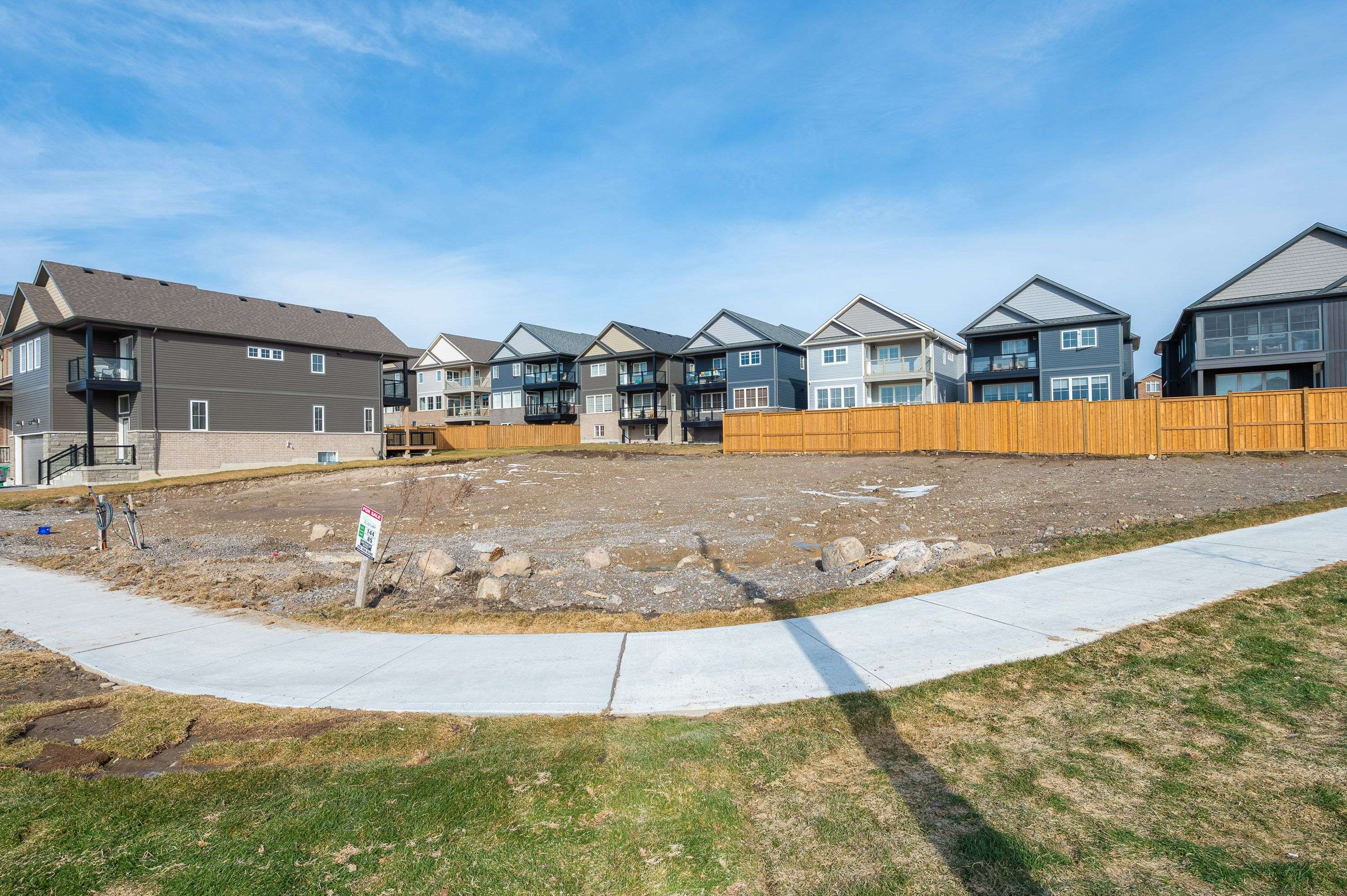 Peterborough North, ON K9K 0H6,85 York DR