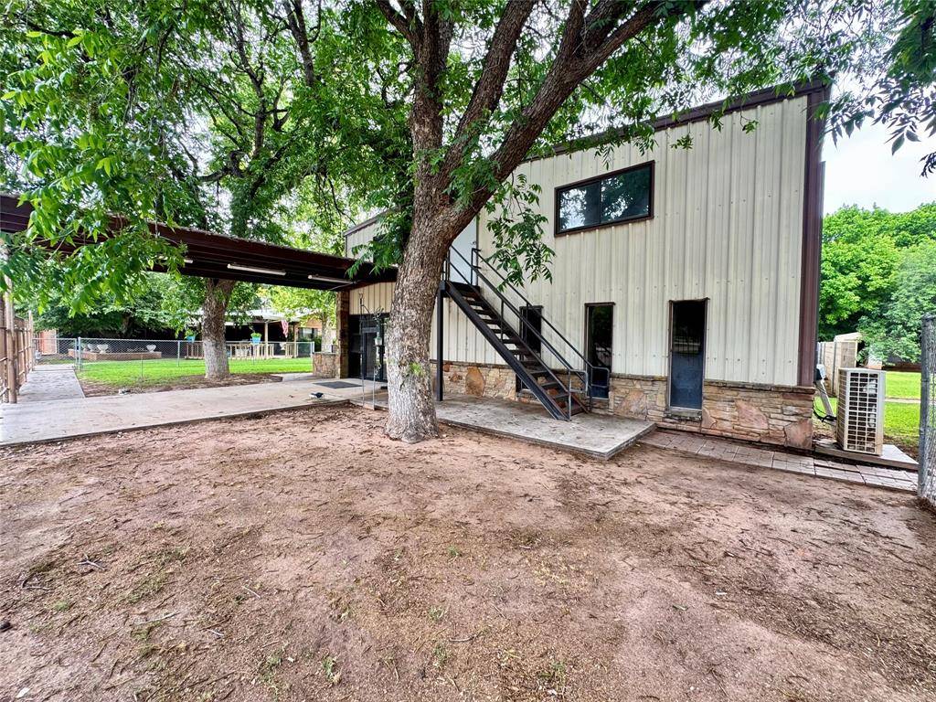 Buffalo Gap, TX 79508,321 N West Street