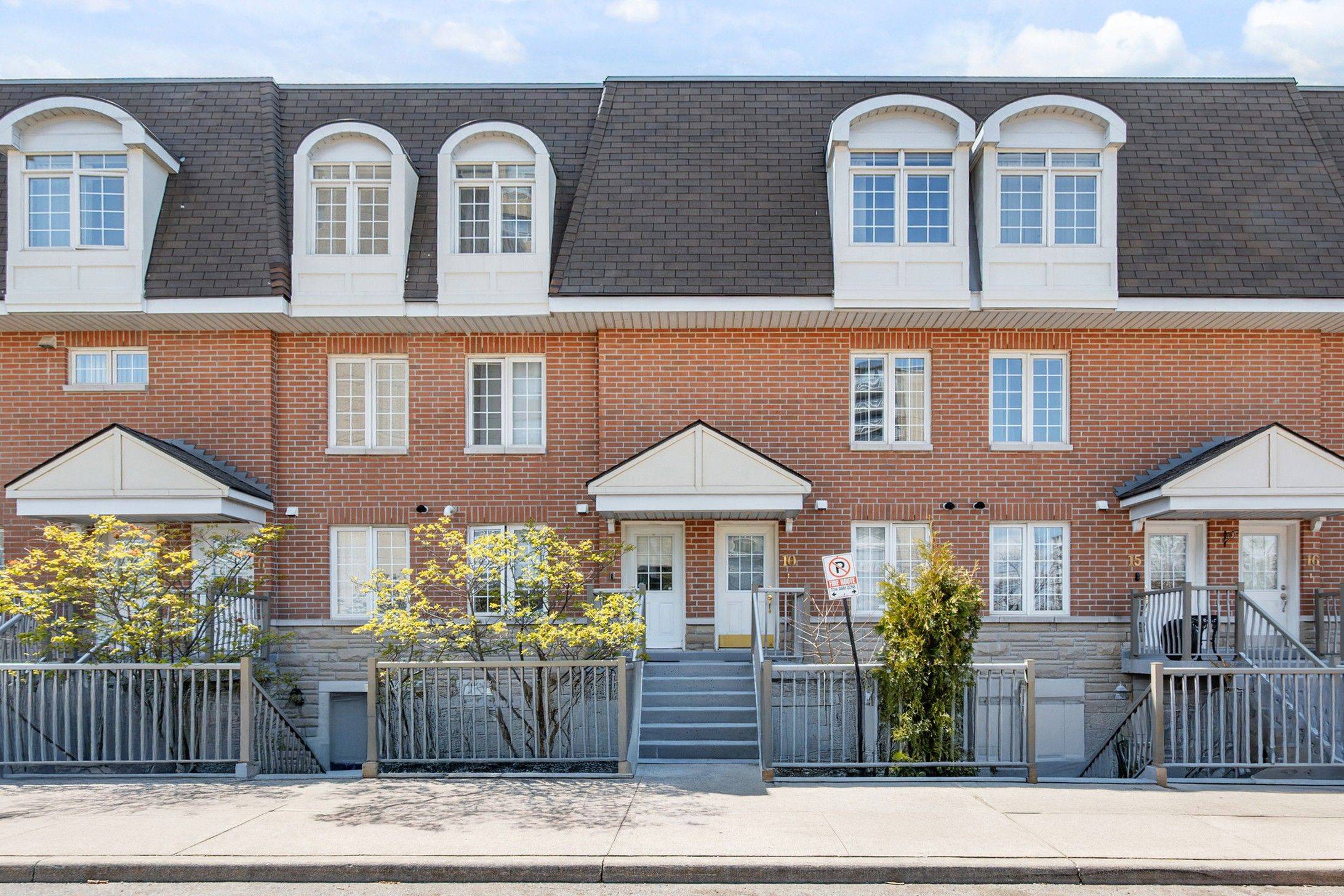 Toronto C07, ON M2R 3Y1,55 Cedarcroft BLVD #11