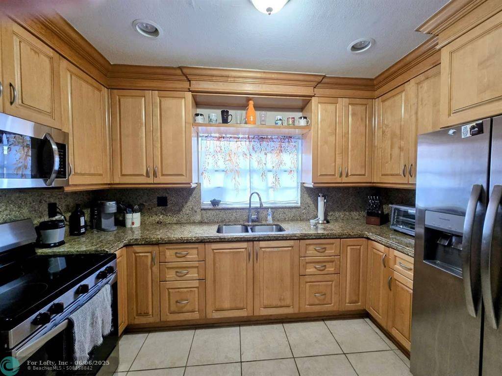 Oakland Park, FL 33311,2351 NW 29th St