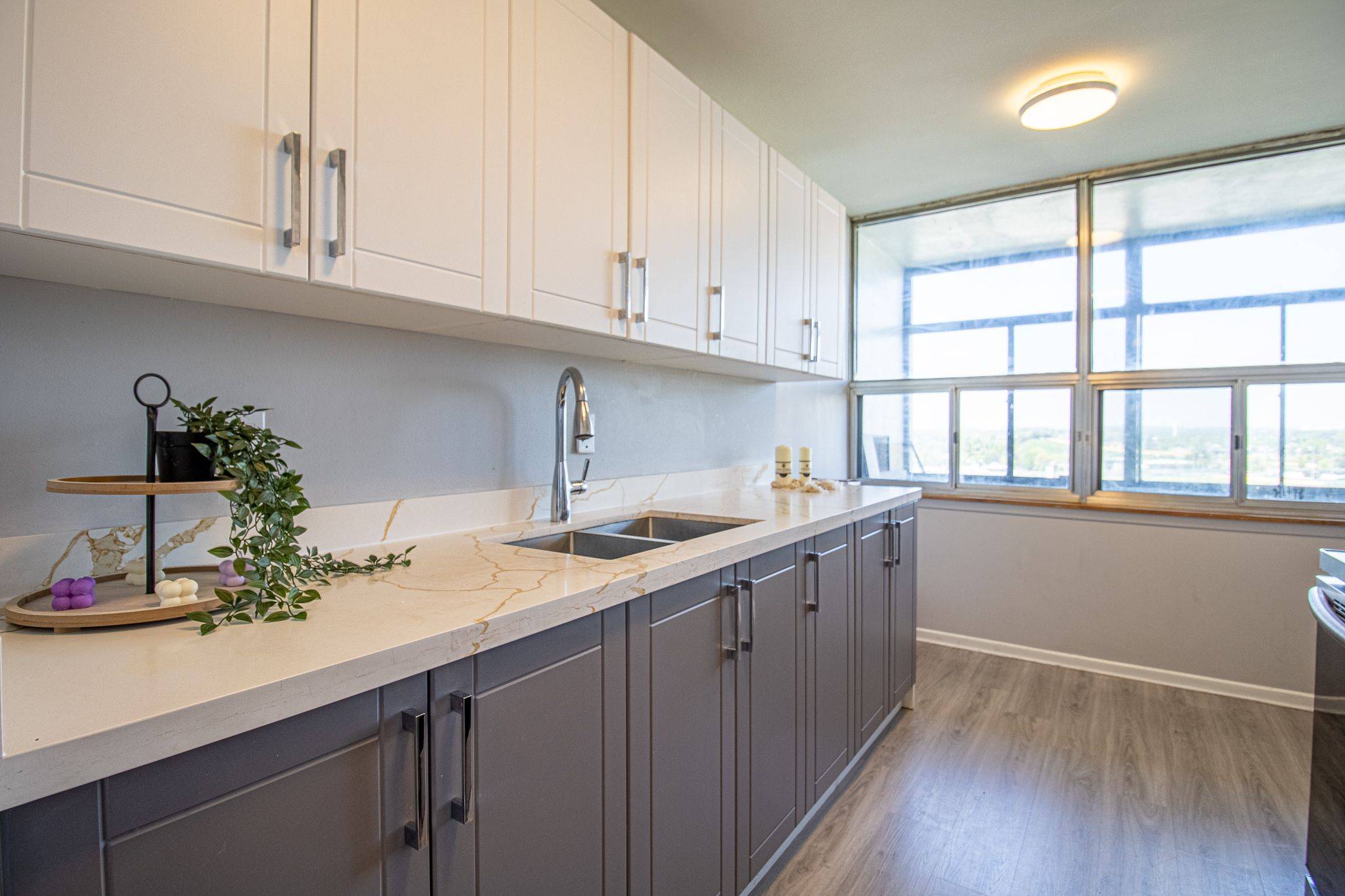 Brampton, ON L6T 3W8,25 Kensington RD #1612