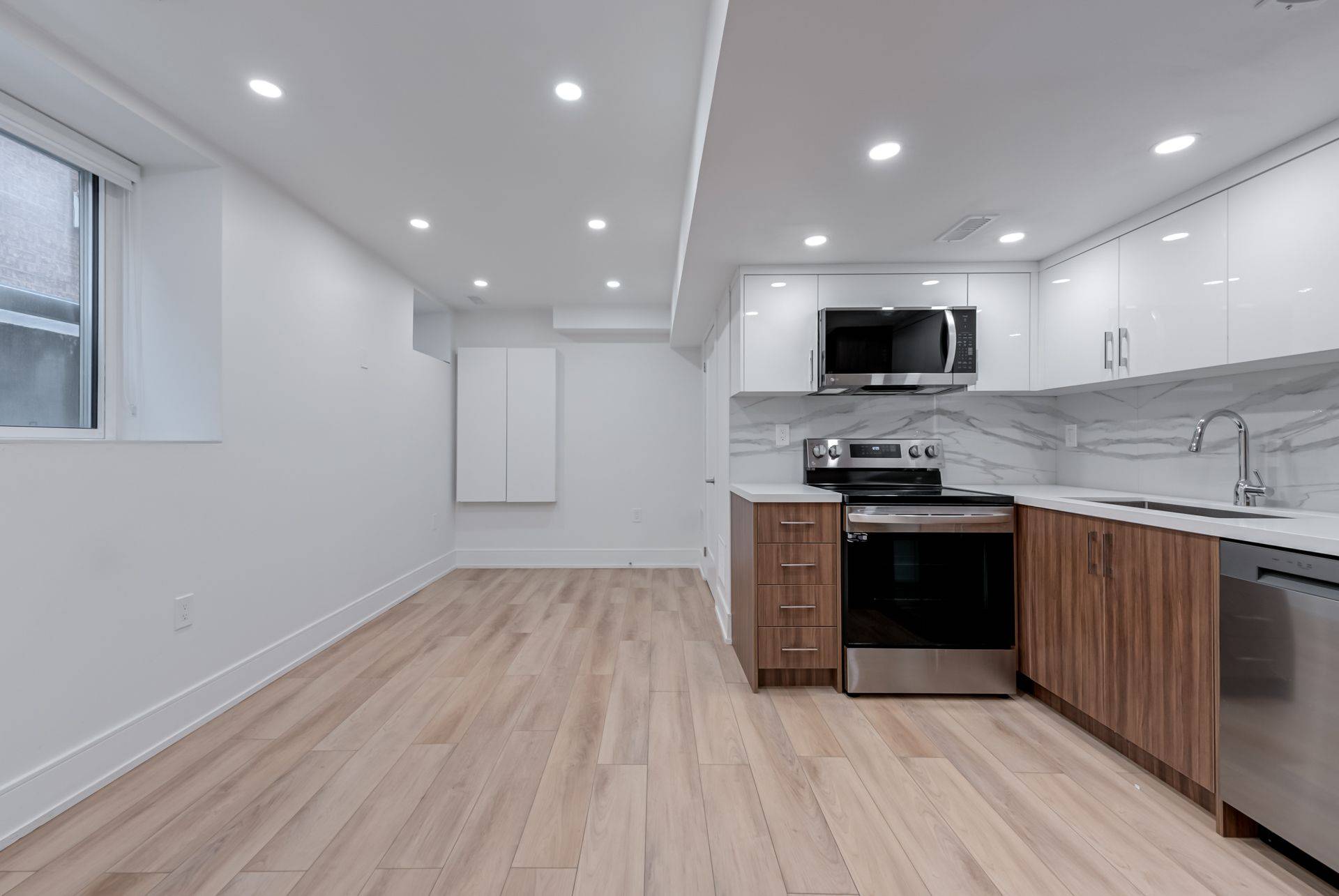 Toronto W02, ON M6H 2X6,885B Dovercourt RD #Lower