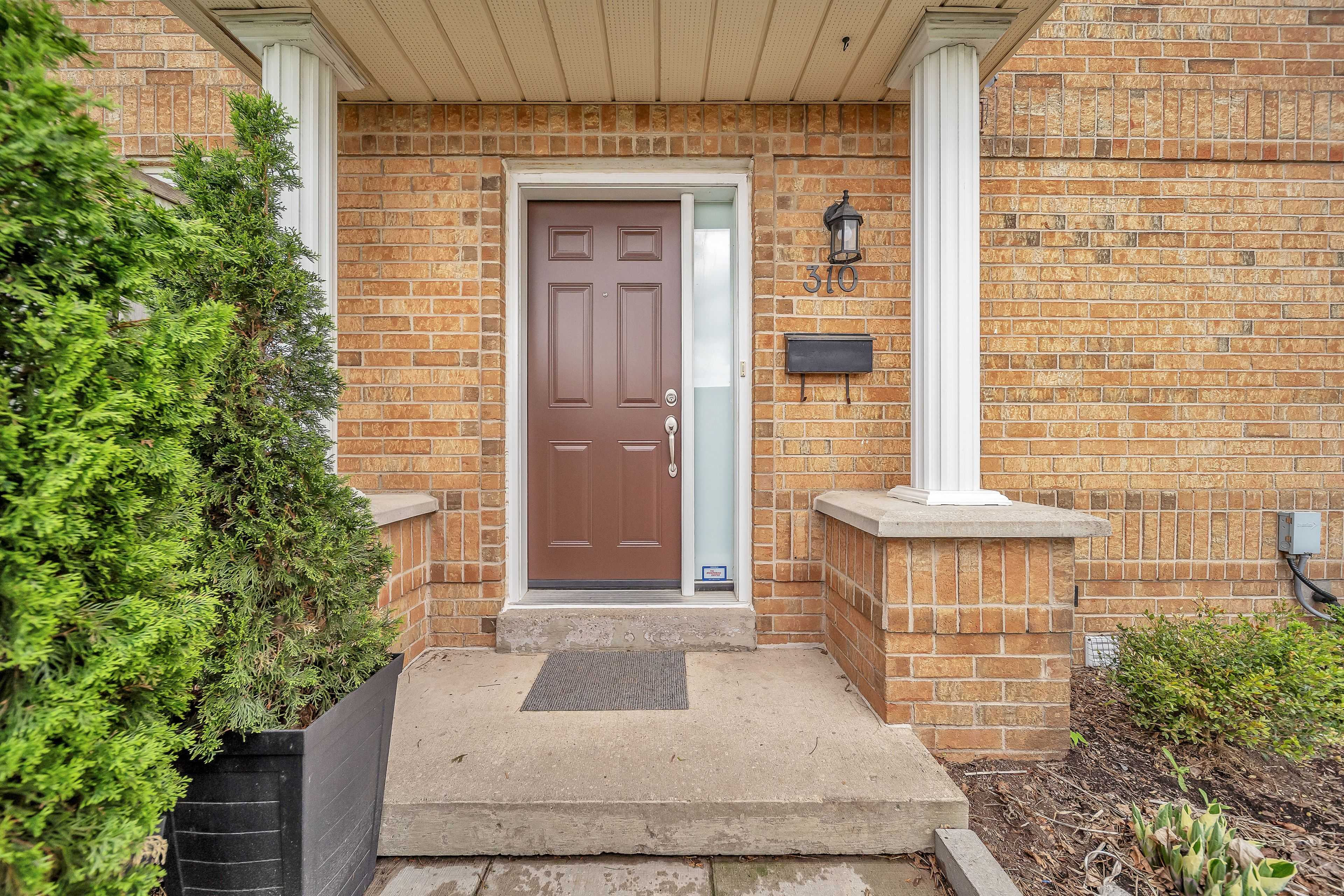 Mississauga, ON L4Z 3N8,60 Barondale DR #310