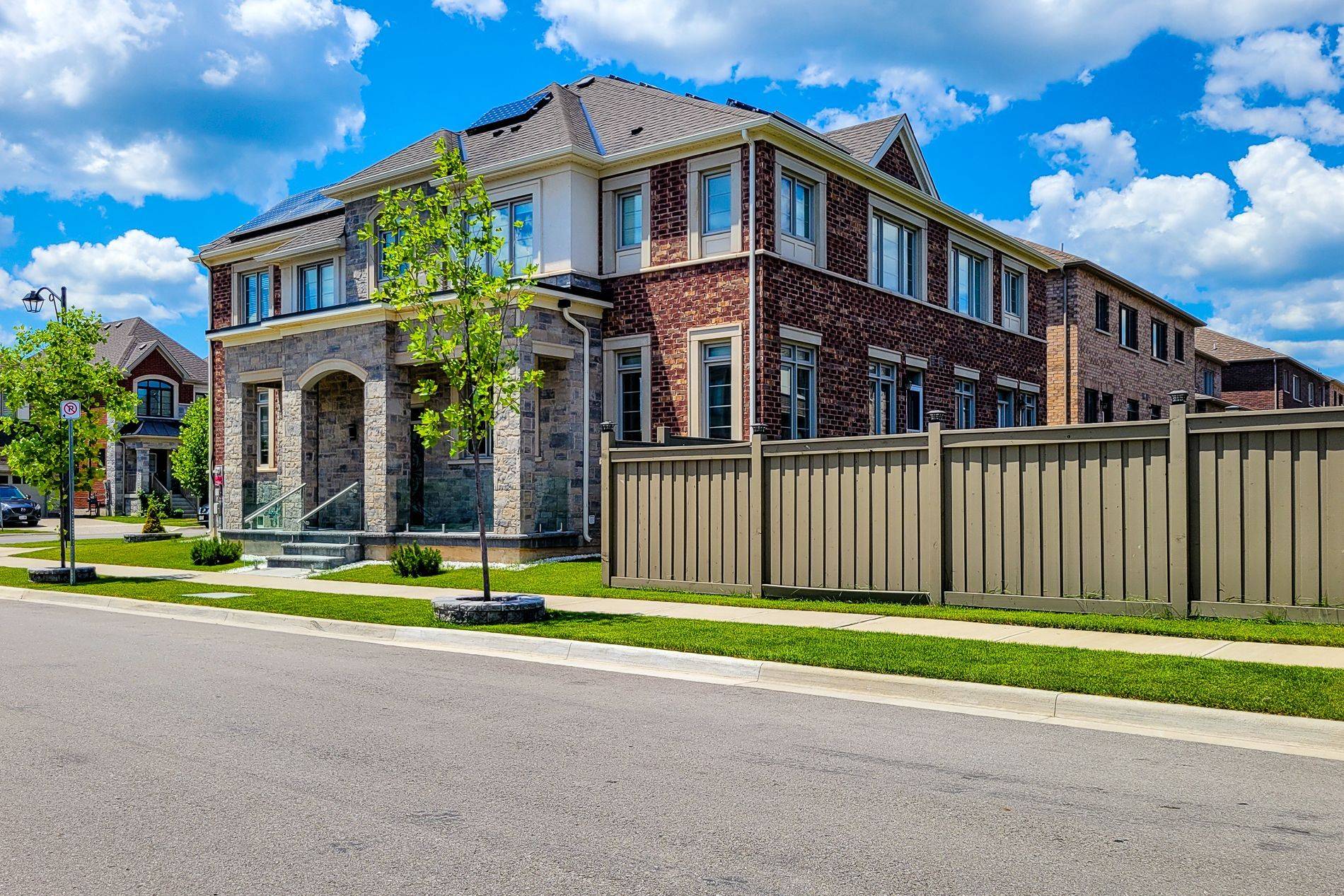 Milton, ON L9B 1K2,1155 Hamman WAY