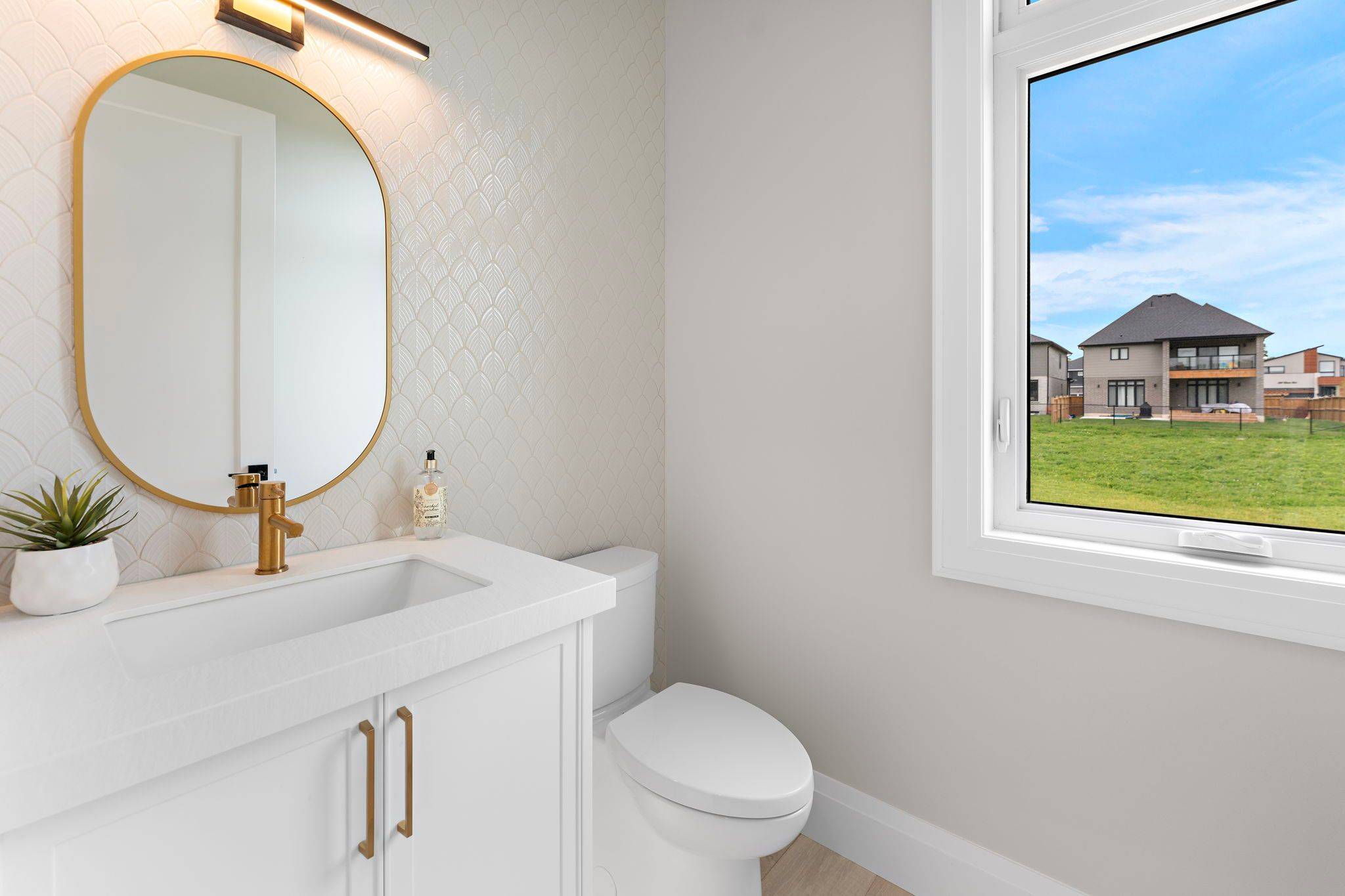 London North, ON N6G 0Z7,2540 Bridgehaven DR