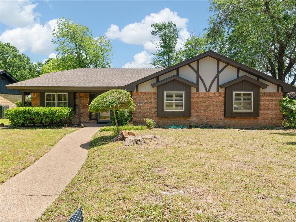 Bedford, TX 76021,31 Lincolnshire Circle