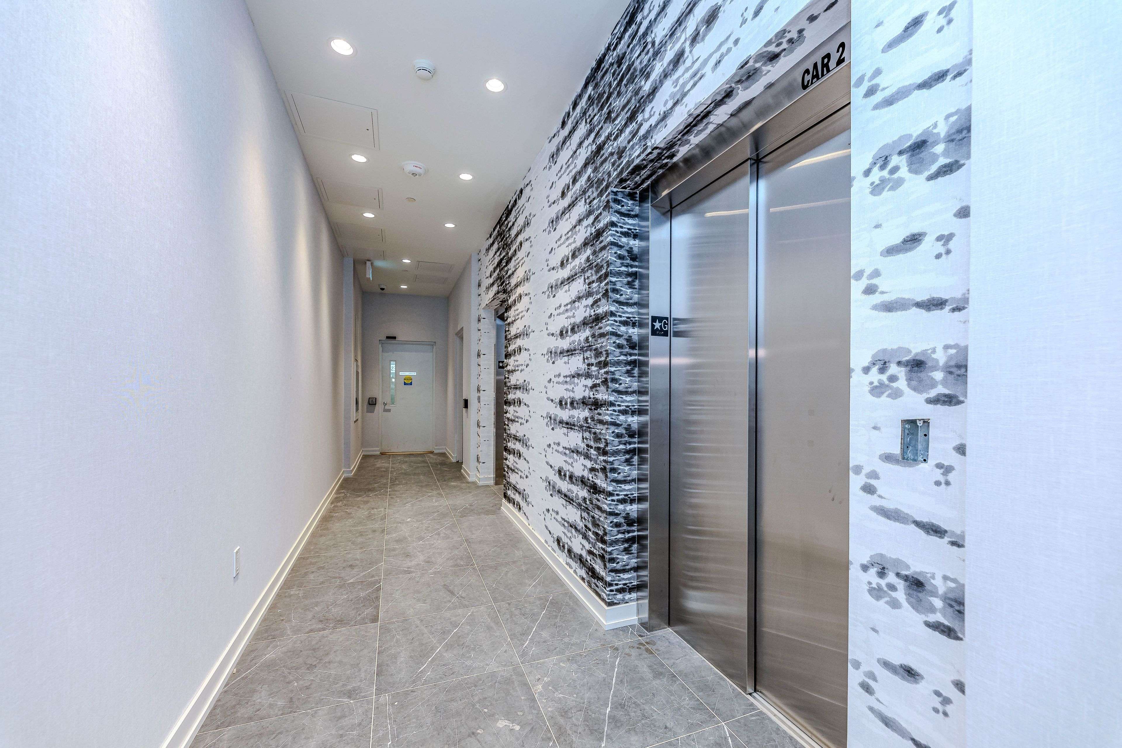 Toronto W07, ON M8Z 4E8,6 Chartwell RD #304