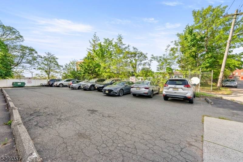 Linden City, NJ 07036,100 Luttgen Pl #C2