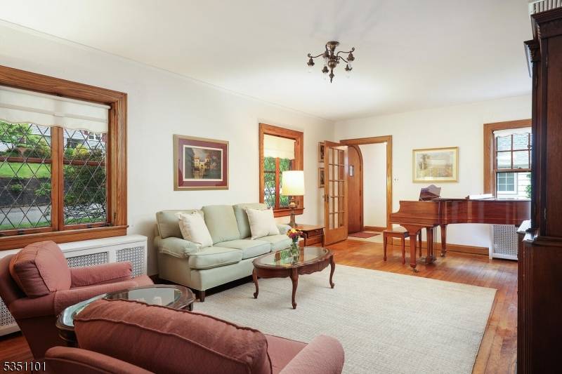 Morristown Town, NJ 07960,27 Sherman Pl