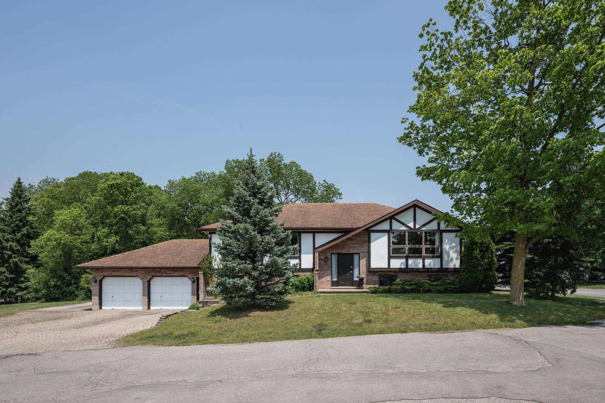 Ingersoll, ON N5C 2L8,116 Charles ST W