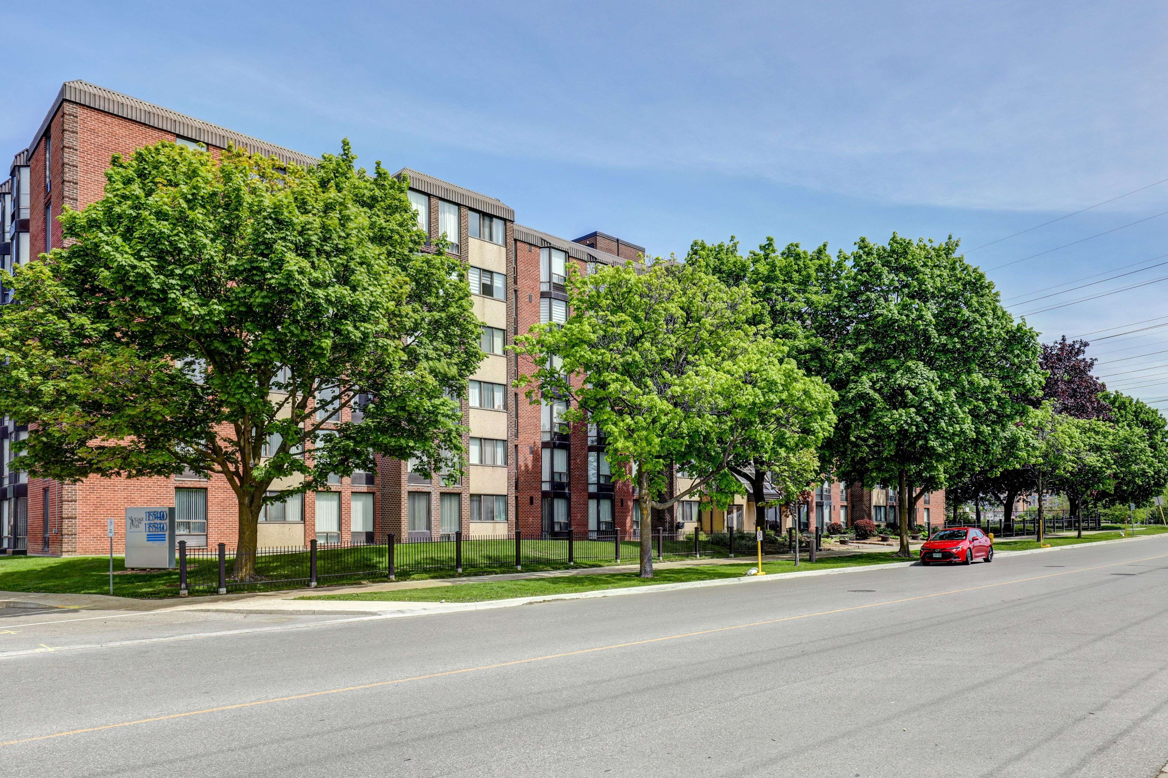 Pickering, ON L1V 3V9,1540 Pickering Pkwy #311