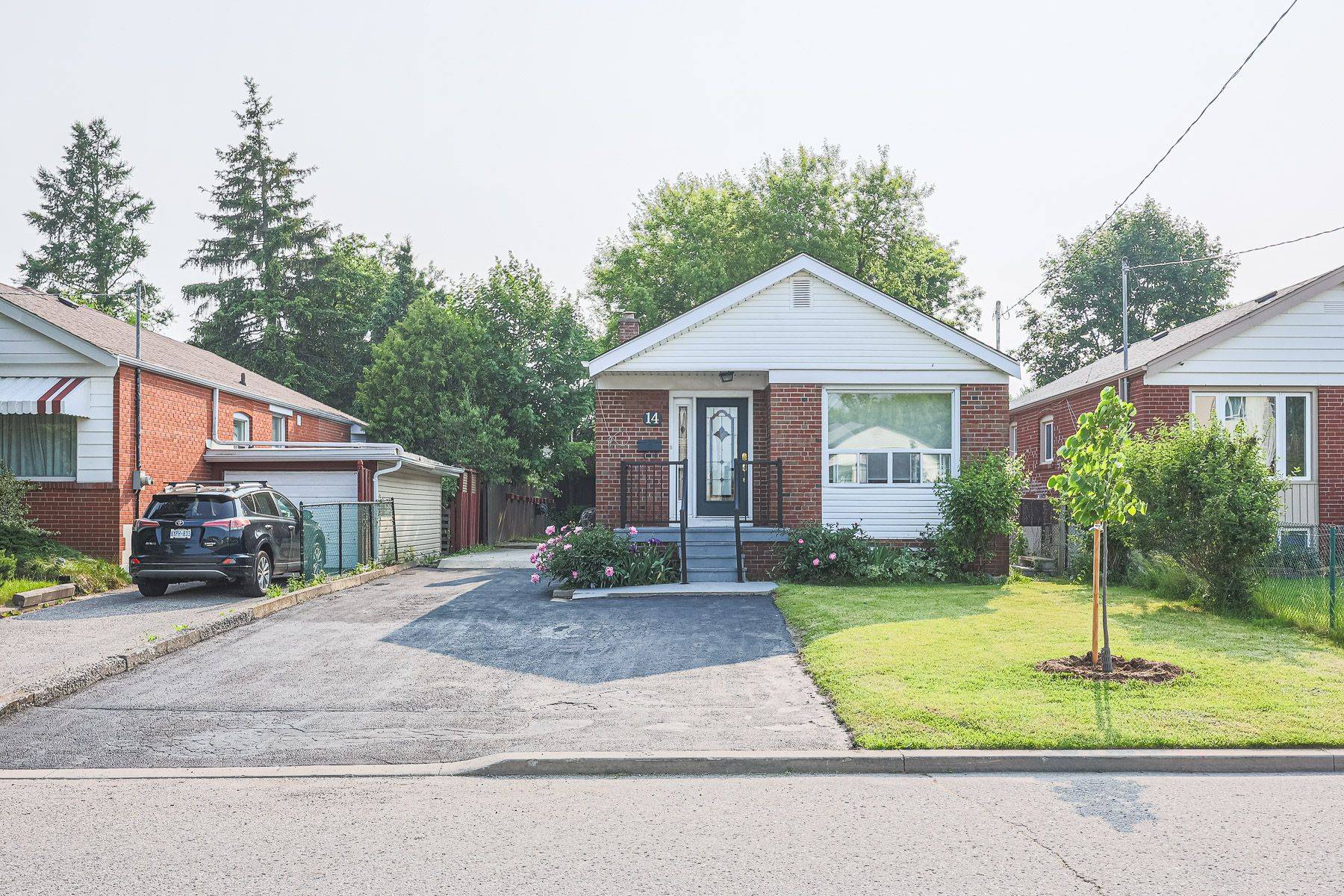 Toronto E04, ON M1R 2C4,14 Frey CRES