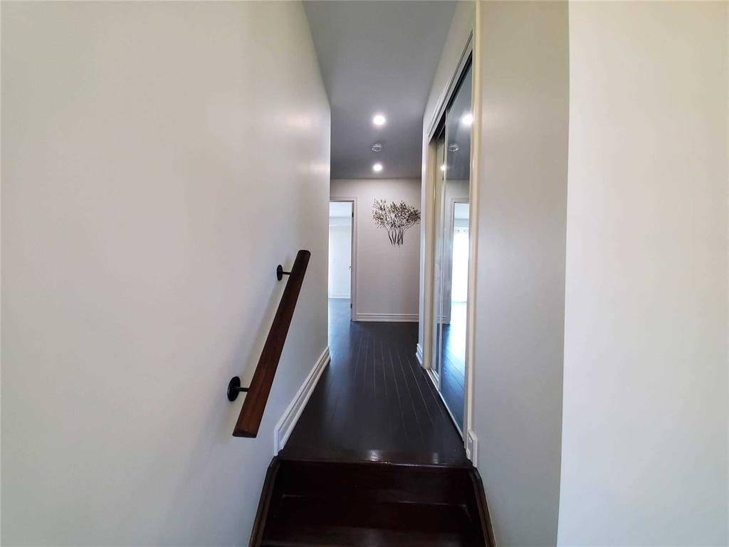 Burlington, ON L7M 1P8,3848 Tufgar CRES