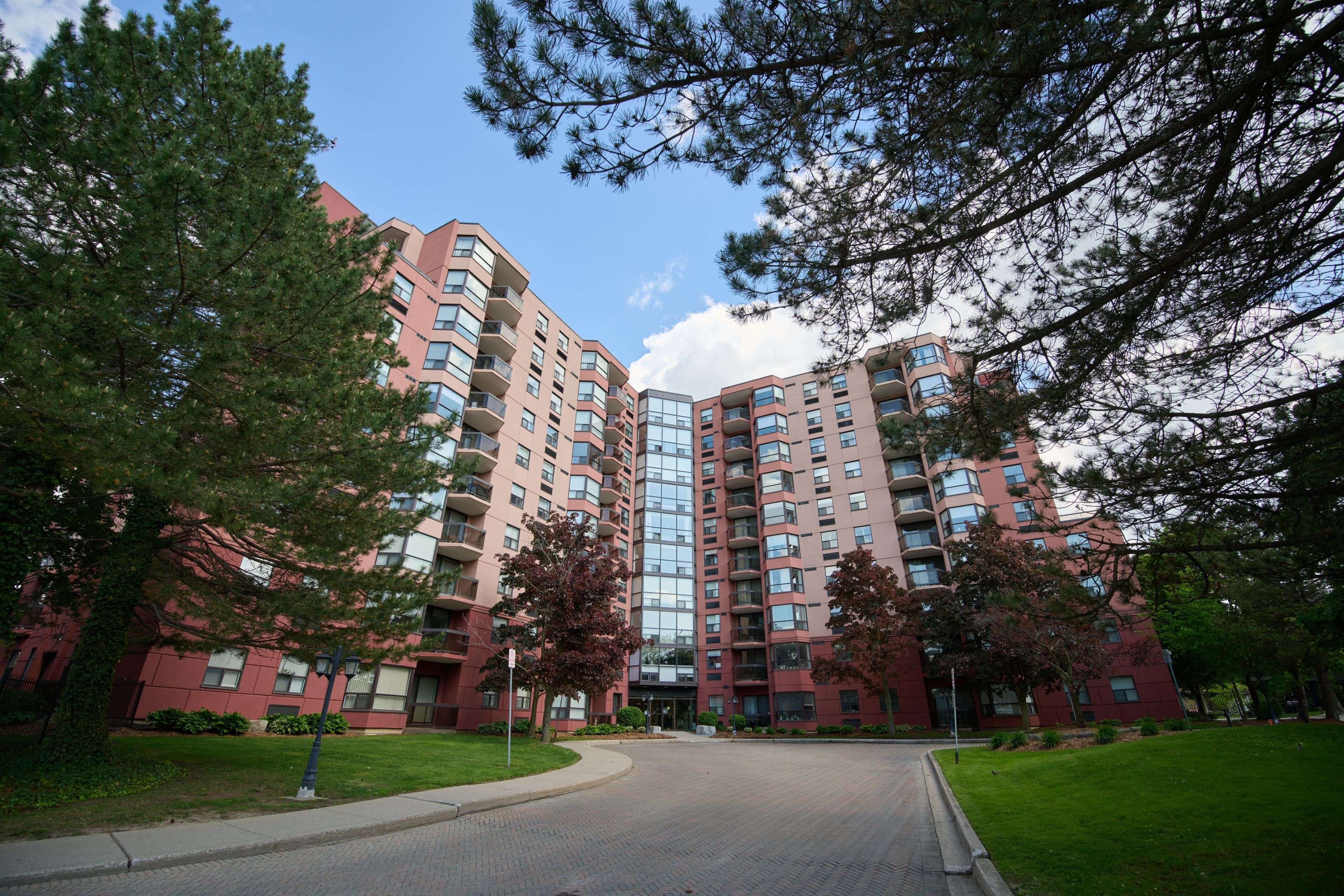 London East, ON N6A 5L0,600 Talbot ST #409