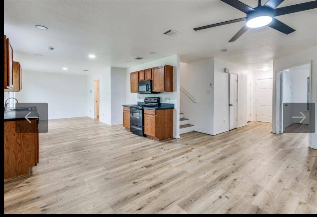 925 Blue Sky Drive, Arlington, TX 76002