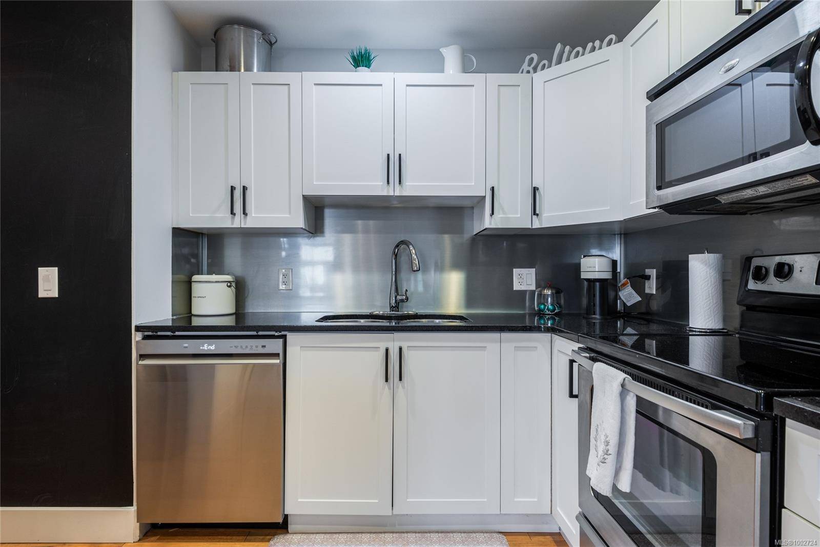 Campbell River, BC V9W 1B7,1392 Island Hwy #204