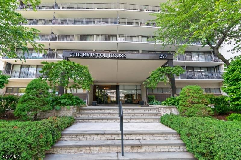 Hackensack City, NJ 07601,277 Prospect Ave #8D