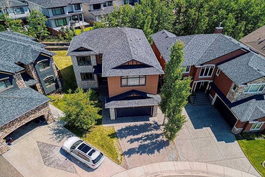 Calgary, AB T3G 5Z4,16 Rockcliff PT NW