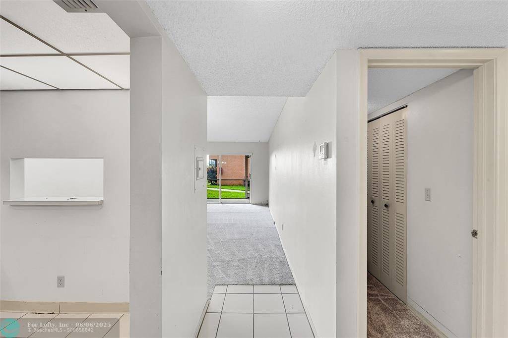 Fort Lauderdale, FL 33322,3048 E Sunrise Lakes Dr  #112