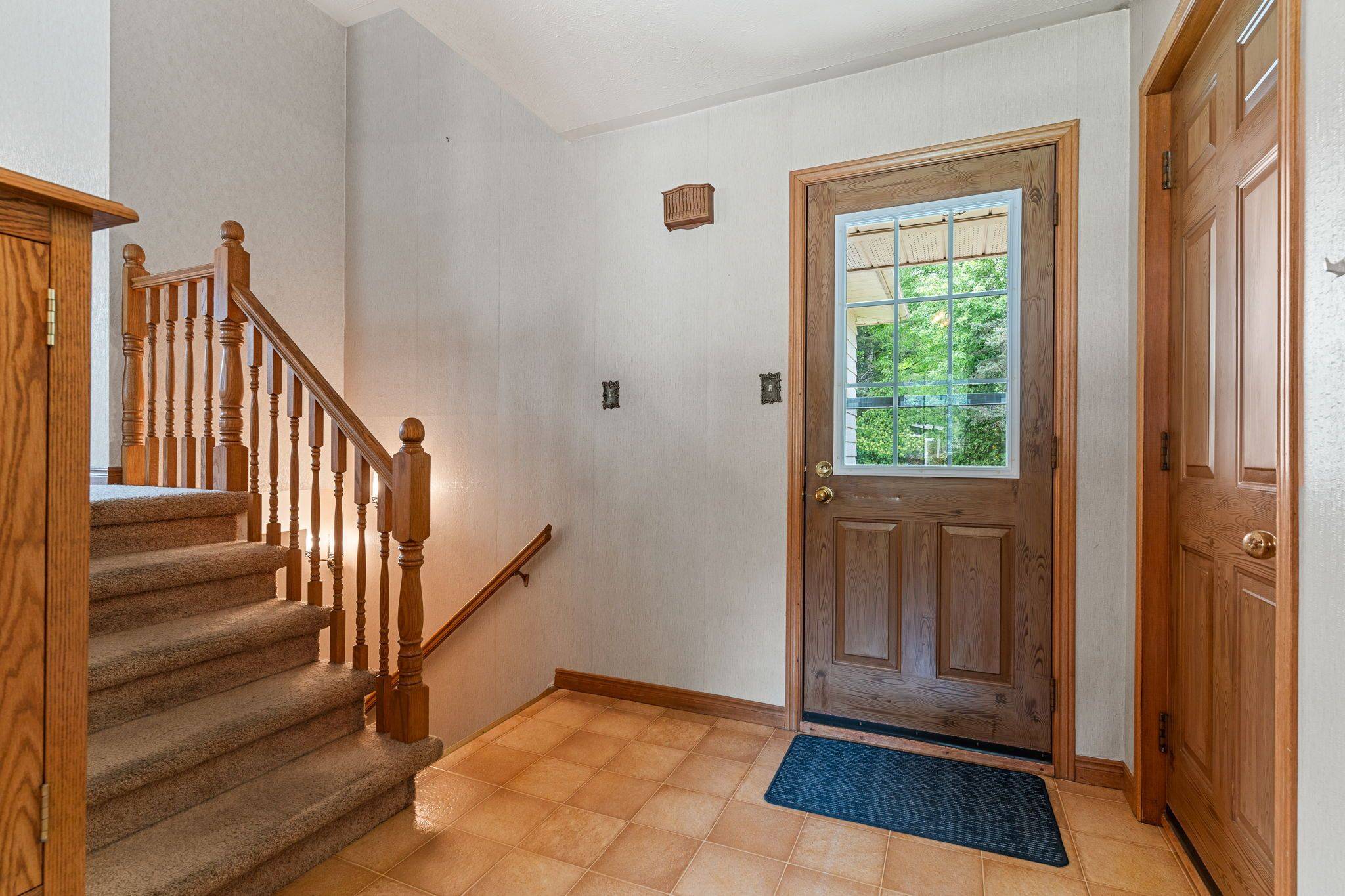 Owen Sound, ON N4K 2T3,172 6th AVE E