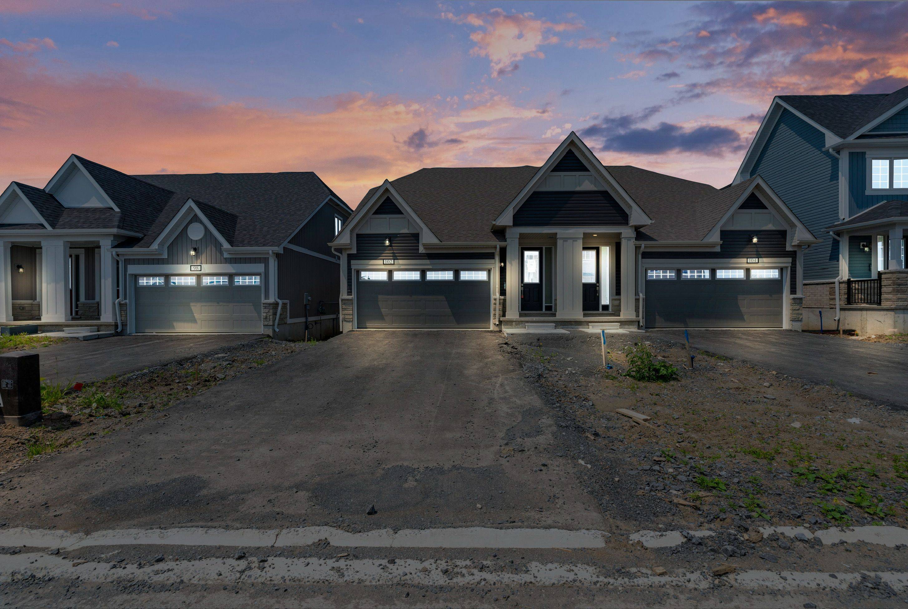 Loyalist, ON K0H 1G0,102 Golf Links DR
