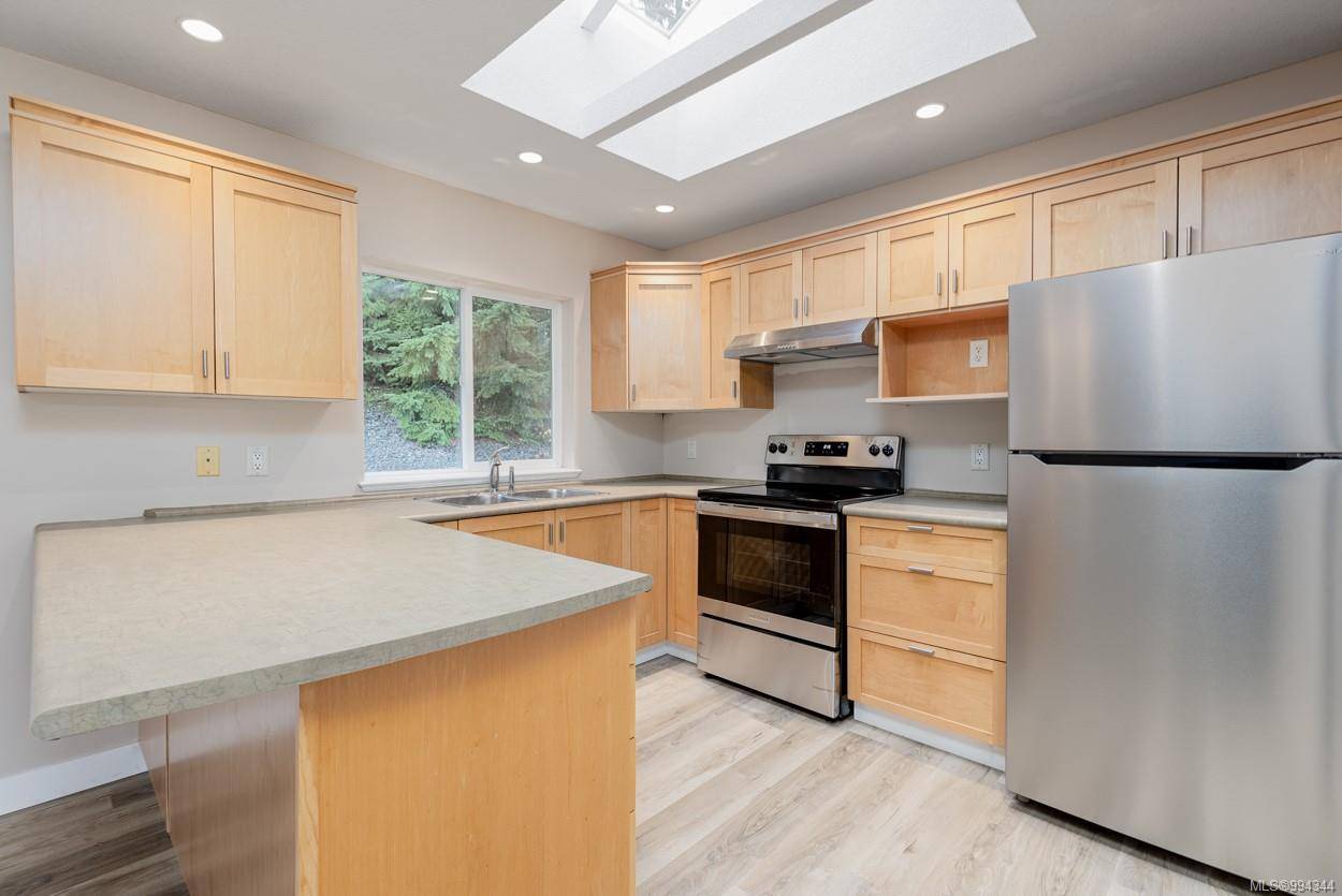 Nanaimo, BC V9R 6Y8,371 Harwell Rd