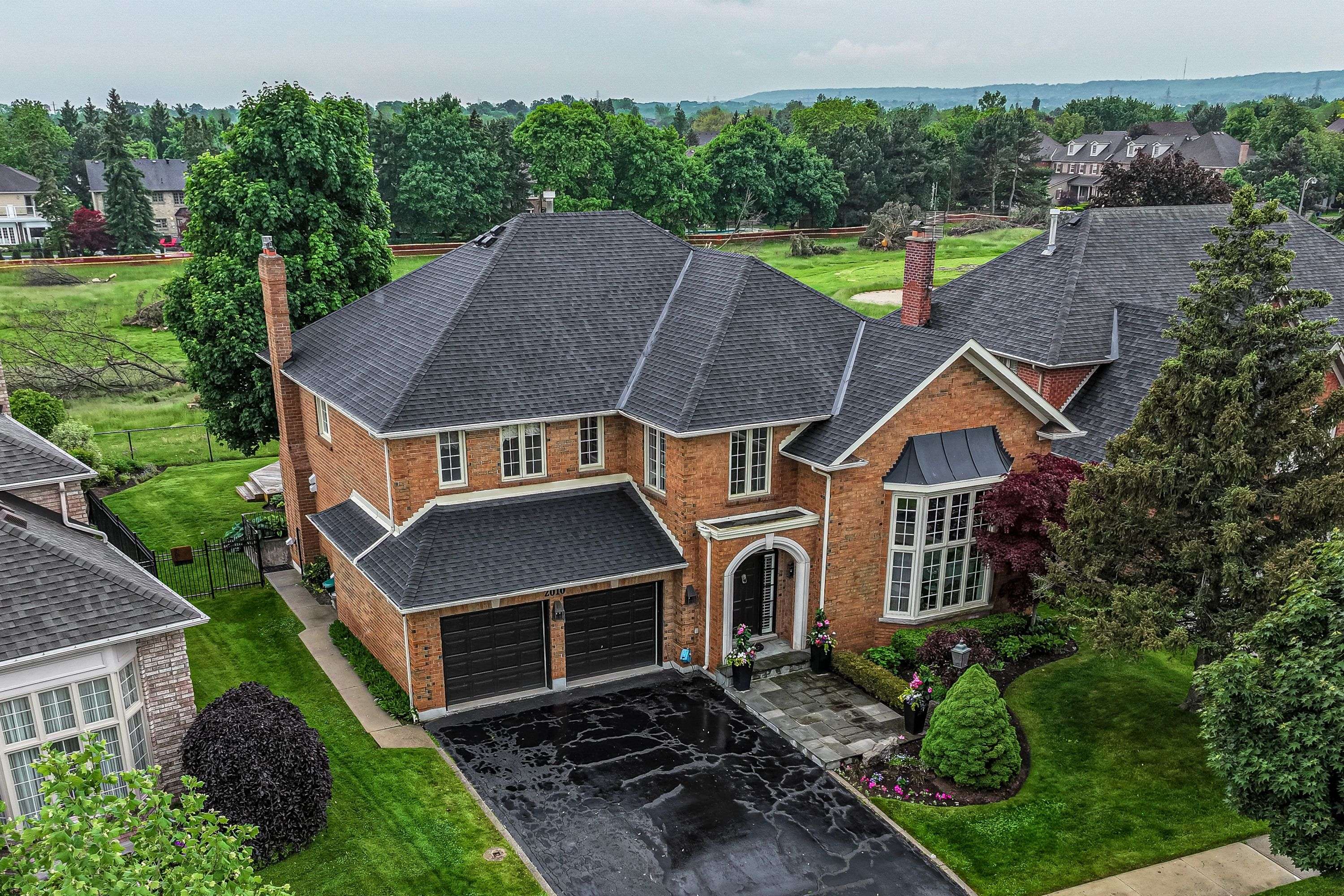 Burlington, ON L7M 3V5,2010 Parklane CRES