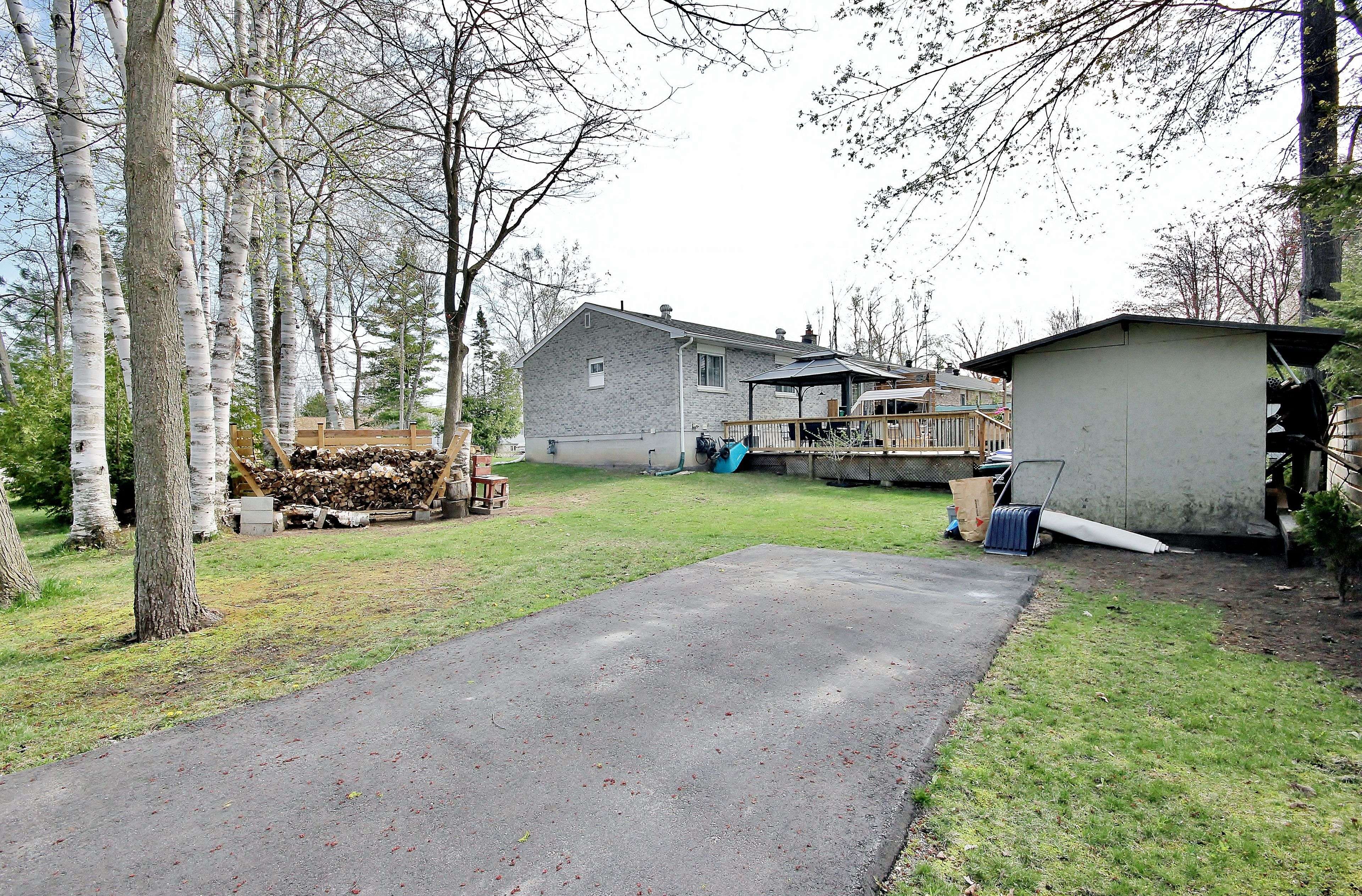 Innisfil, ON L9S 2G7,700 James ST
