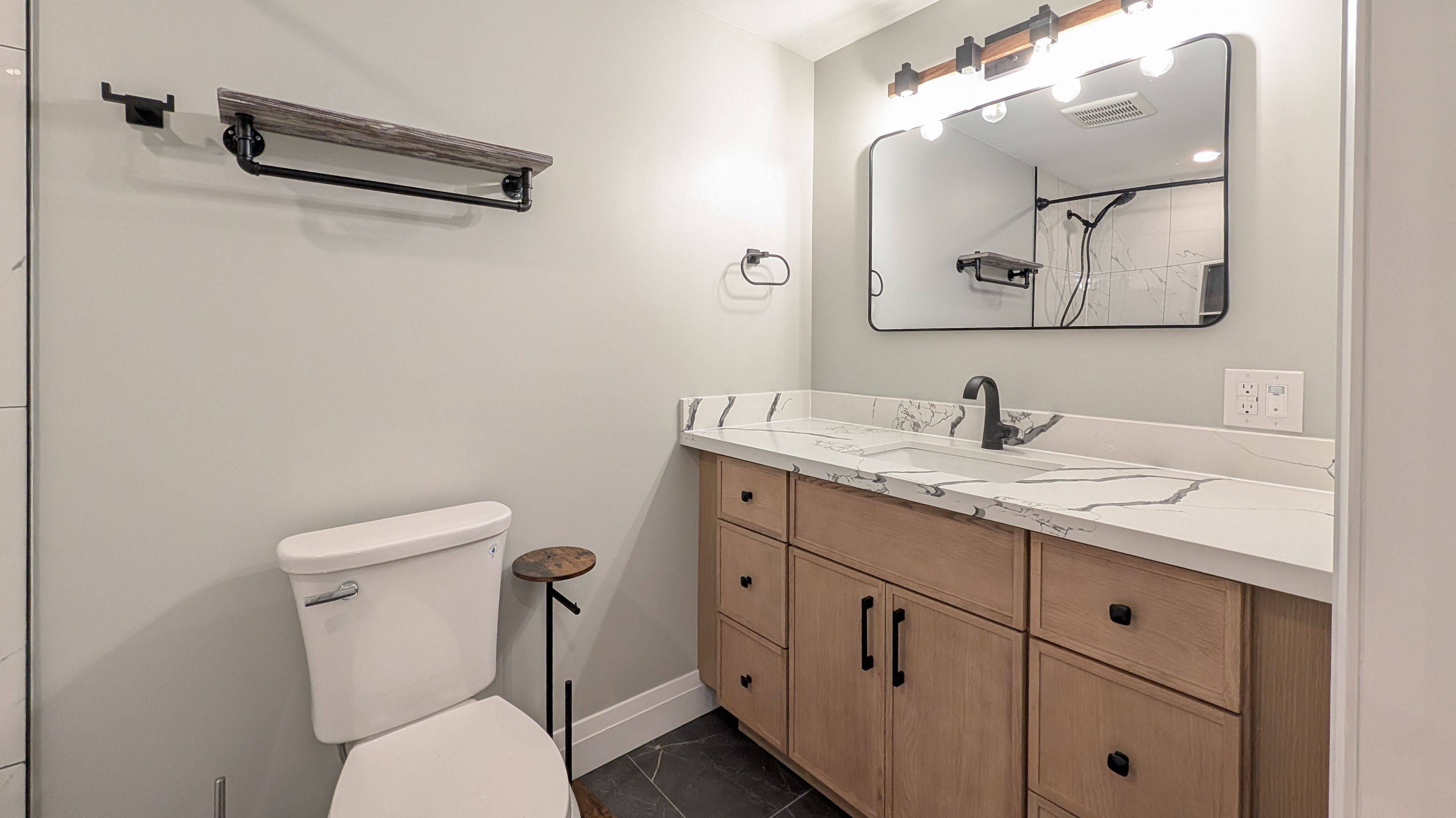 Collingwood, ON L9Y 3B7,4 Spencer ST #Unit #2