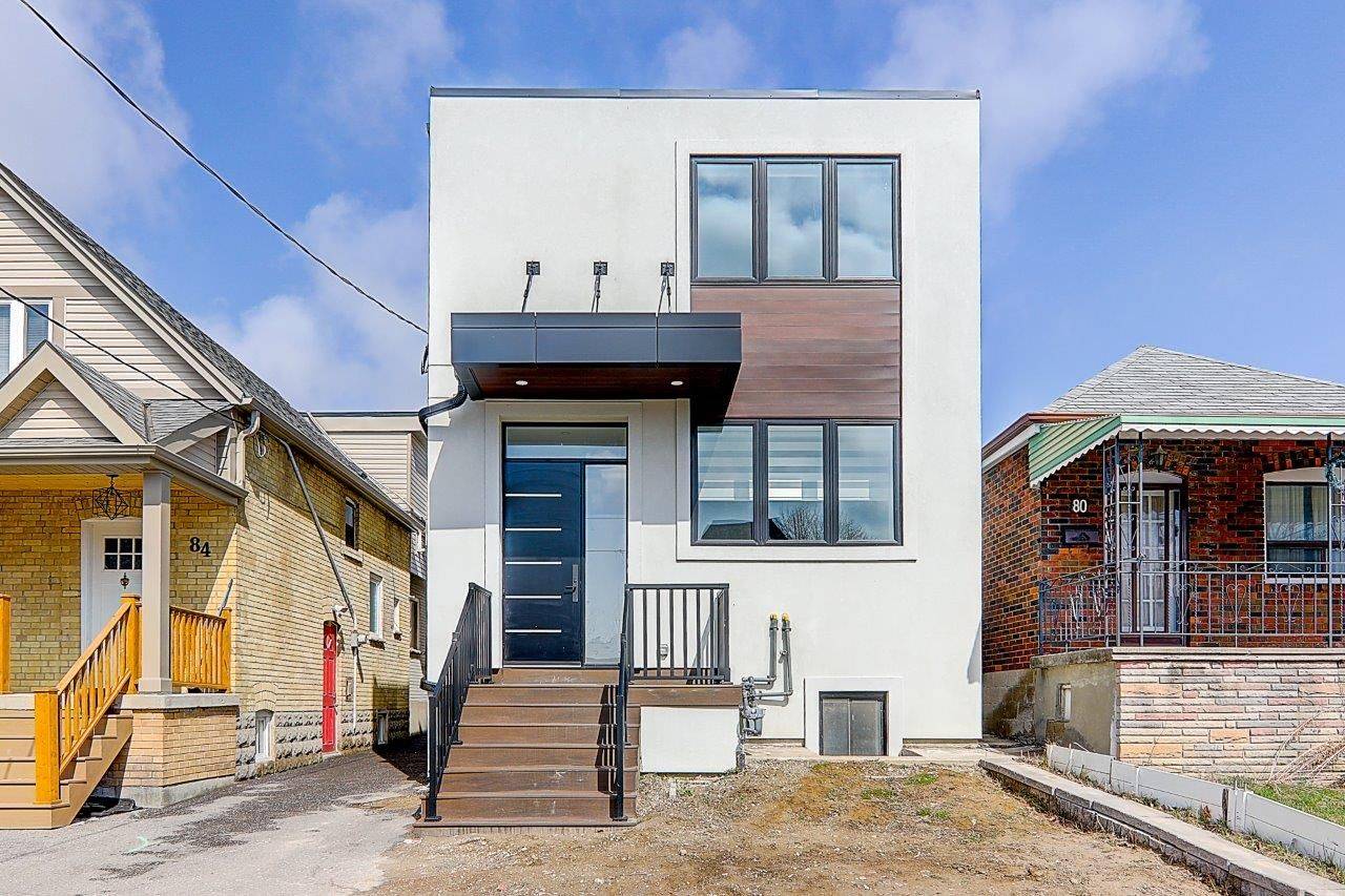 Toronto W04, ON M6E 2L8,82 Livingstone AVE #Upper