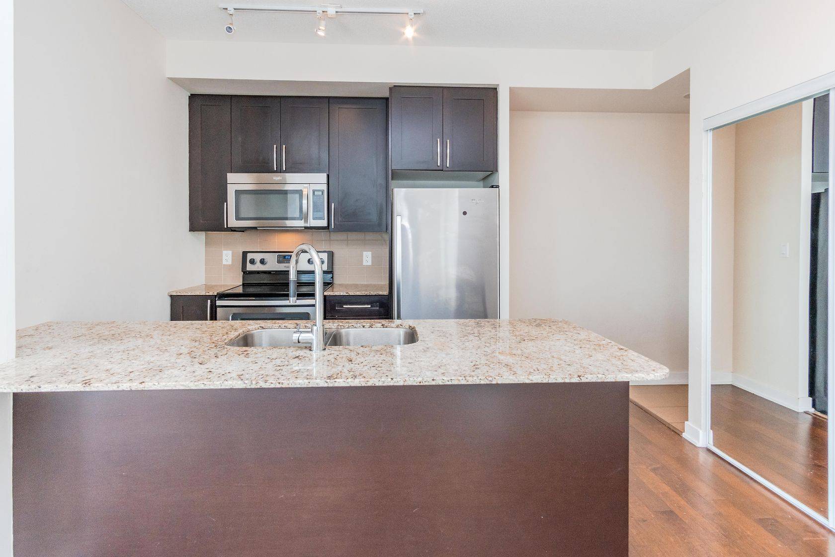 Mississauga, ON L5B 0E9,4070 Confederation Pkwy #3202