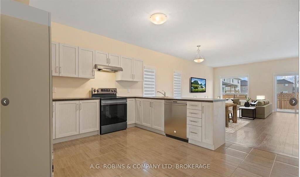 Fort Erie, ON L2A 0E8,408 Hummel CRES