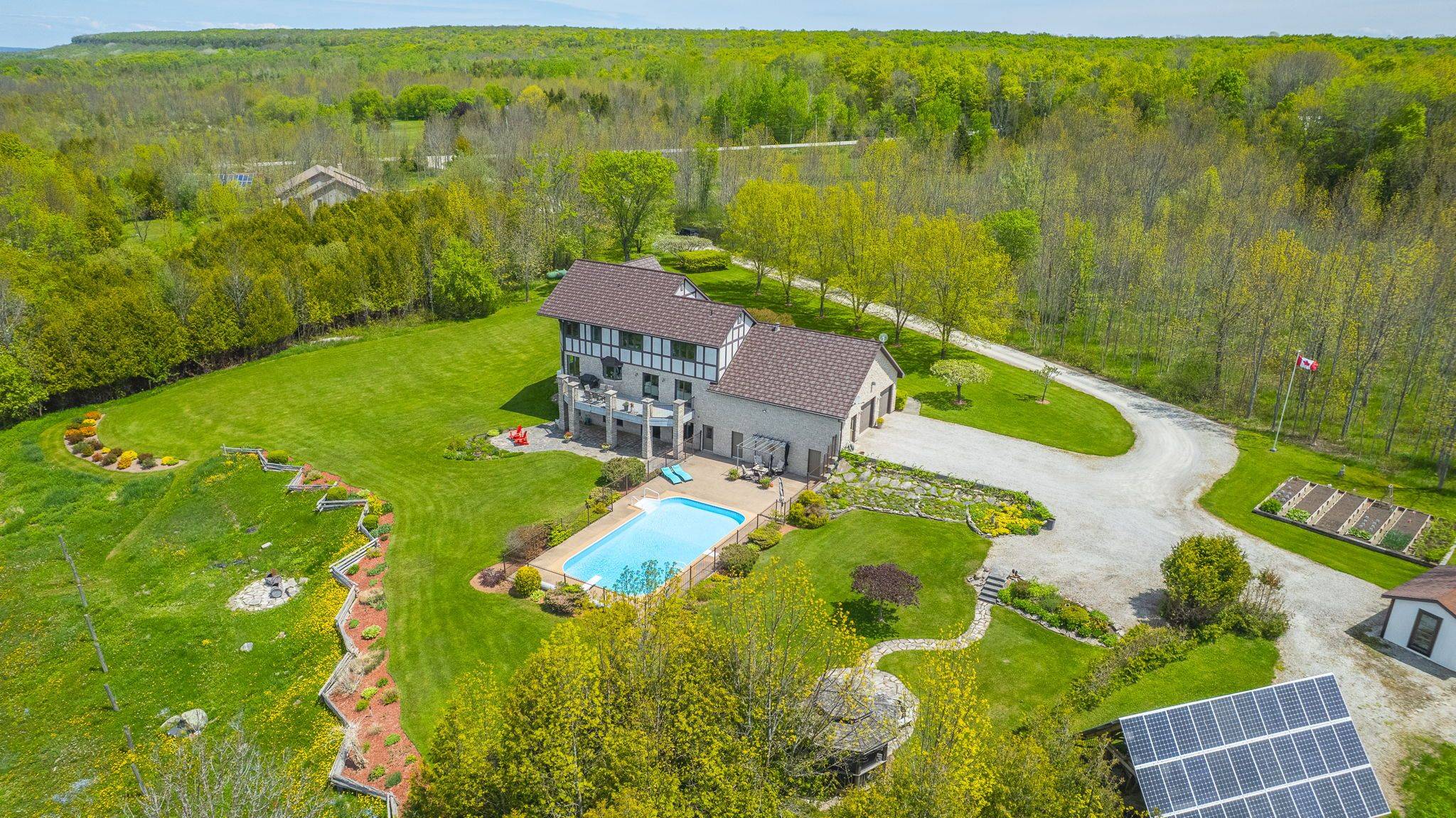 Georgian Bluffs, ON N0H 2T0,502121 Grey 1 RD