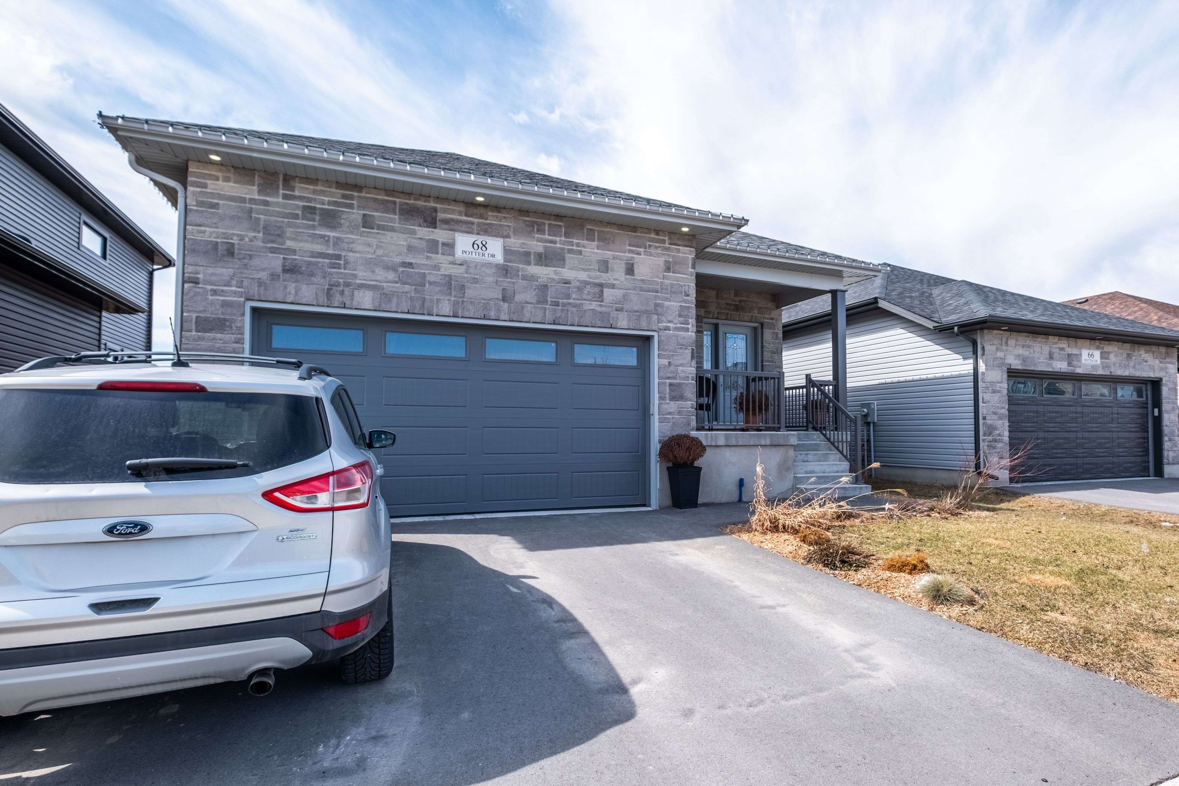 Loyalist, ON K0H 2H0,68 Potter DR
