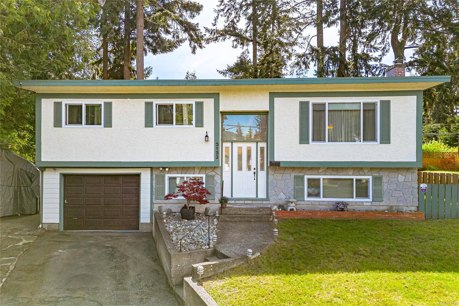 Colwood, BC V9C 2K5,3133 Carran Rd
