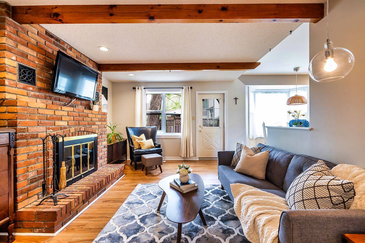 Scugog, ON L9L 1L7,400 McDonald ST