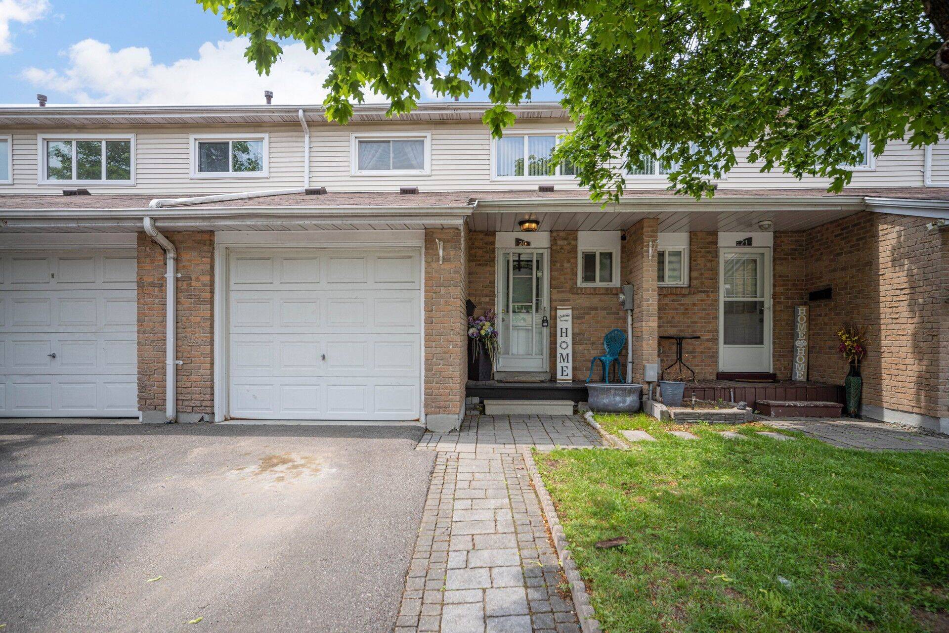 Brampton, ON L6T 4C8,20 Enmount DR