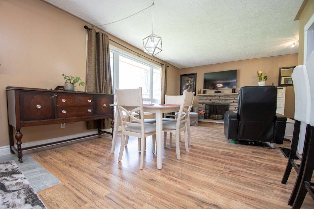 Peterborough North, ON K9H 6M4,1060 Glendale DR