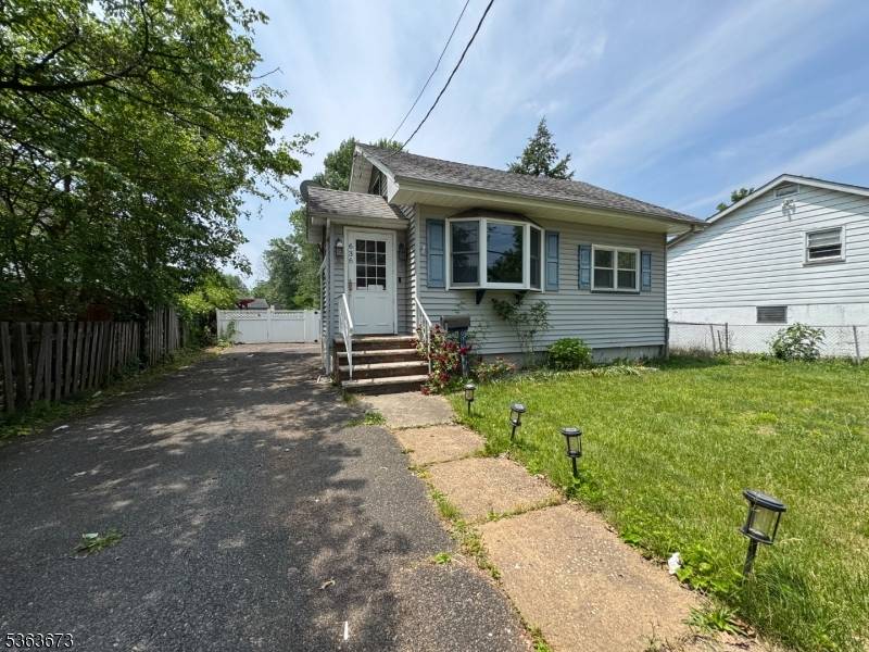 Rahway City, NJ 07065,636 Linden Ave