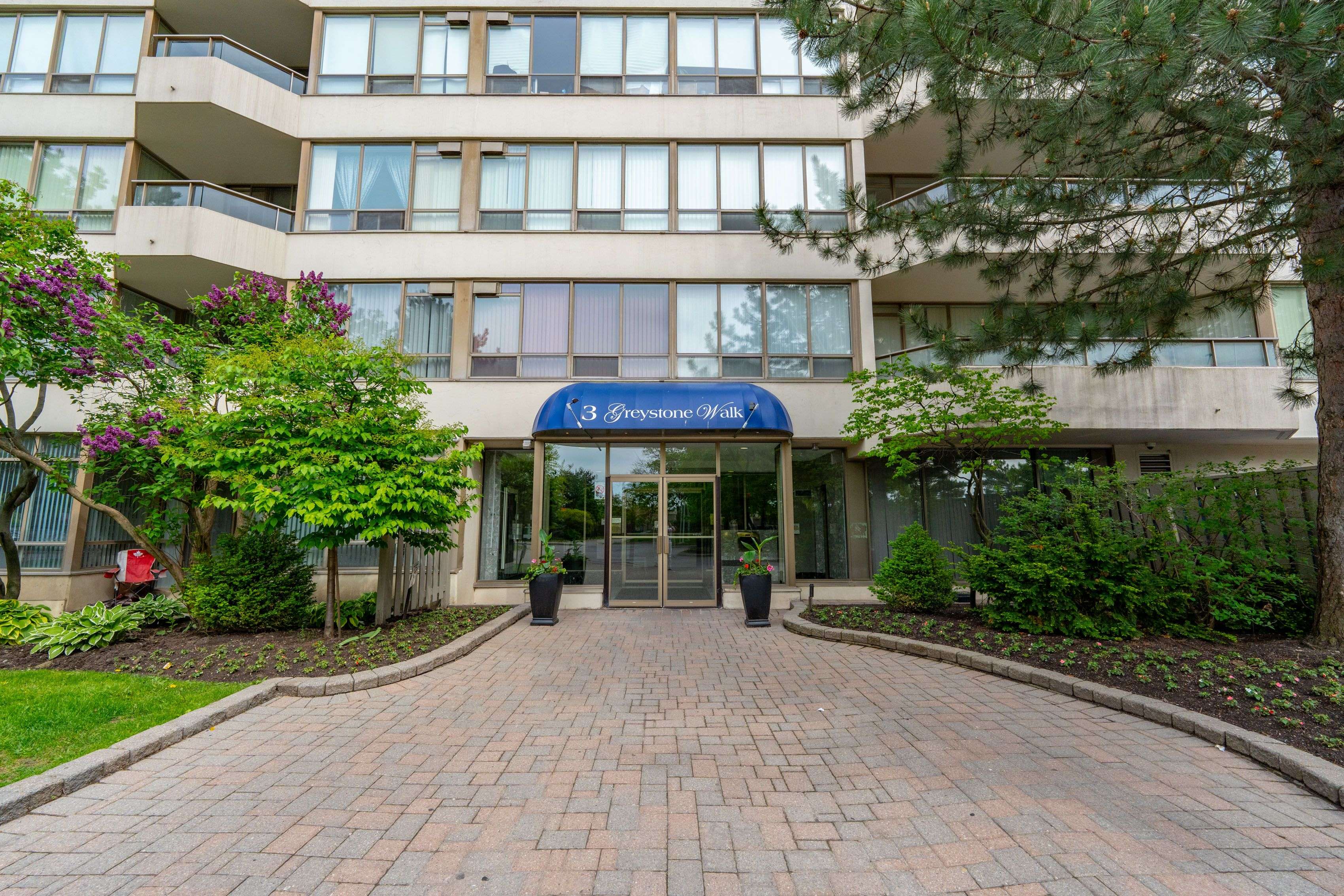 Toronto E04, ON M1K 5J4,3 Greystone Walk DR #925