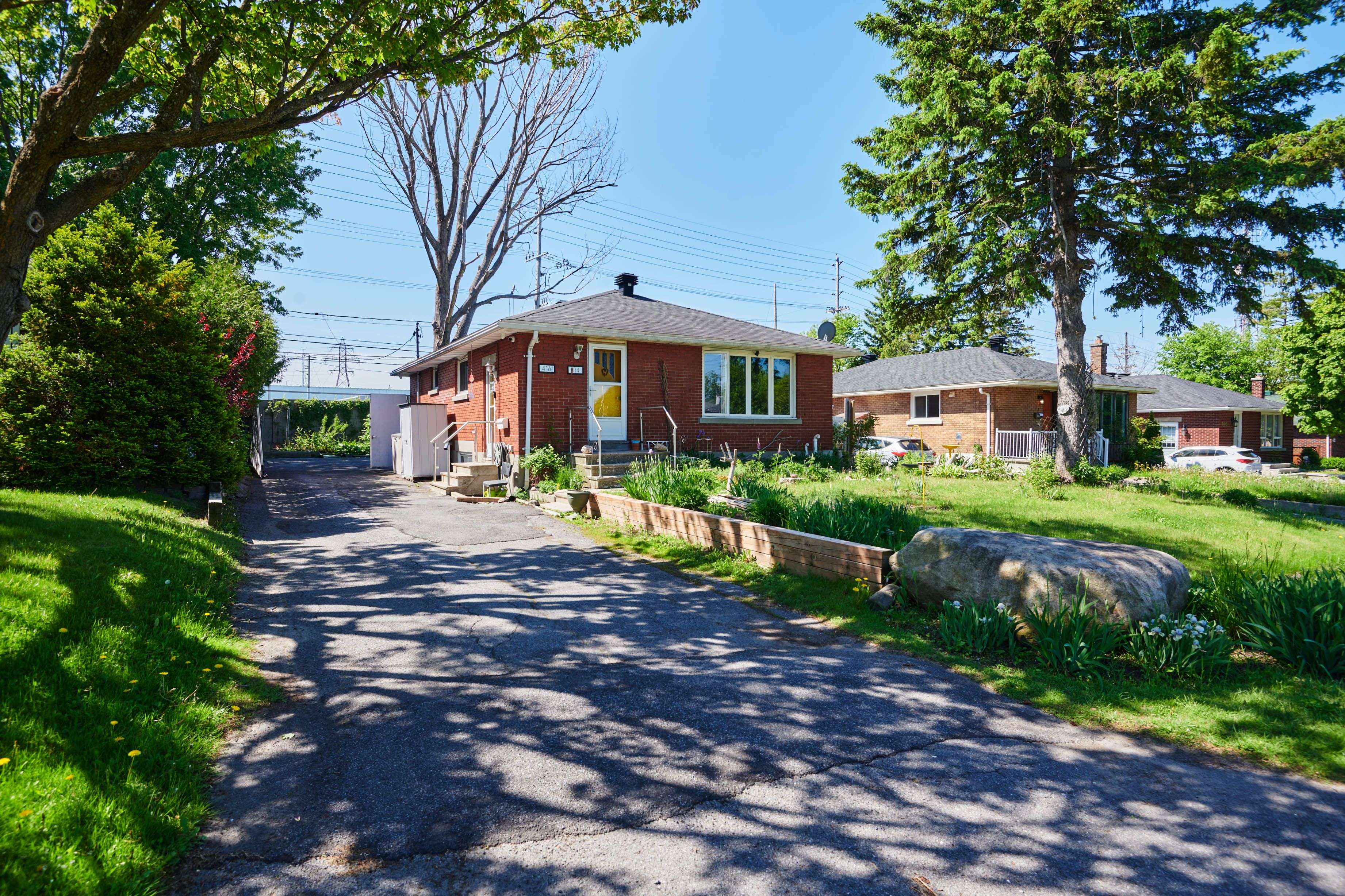 Overbrook - Castleheights And Area, ON K1K 2B5,414 - 416 Presland RD
