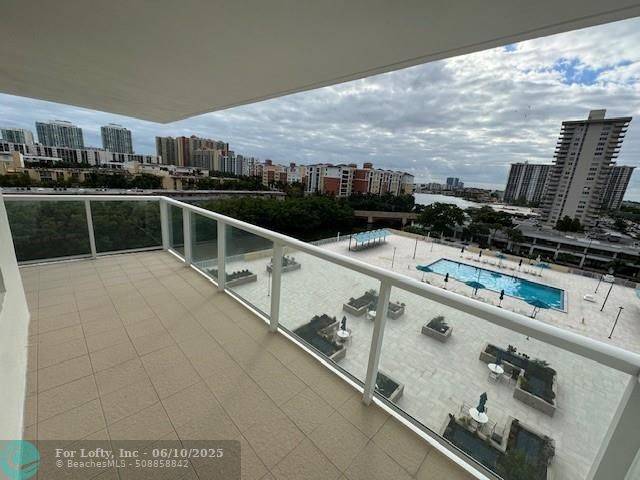 Sunny Isles Beach, FL 33160,230 174th St #814