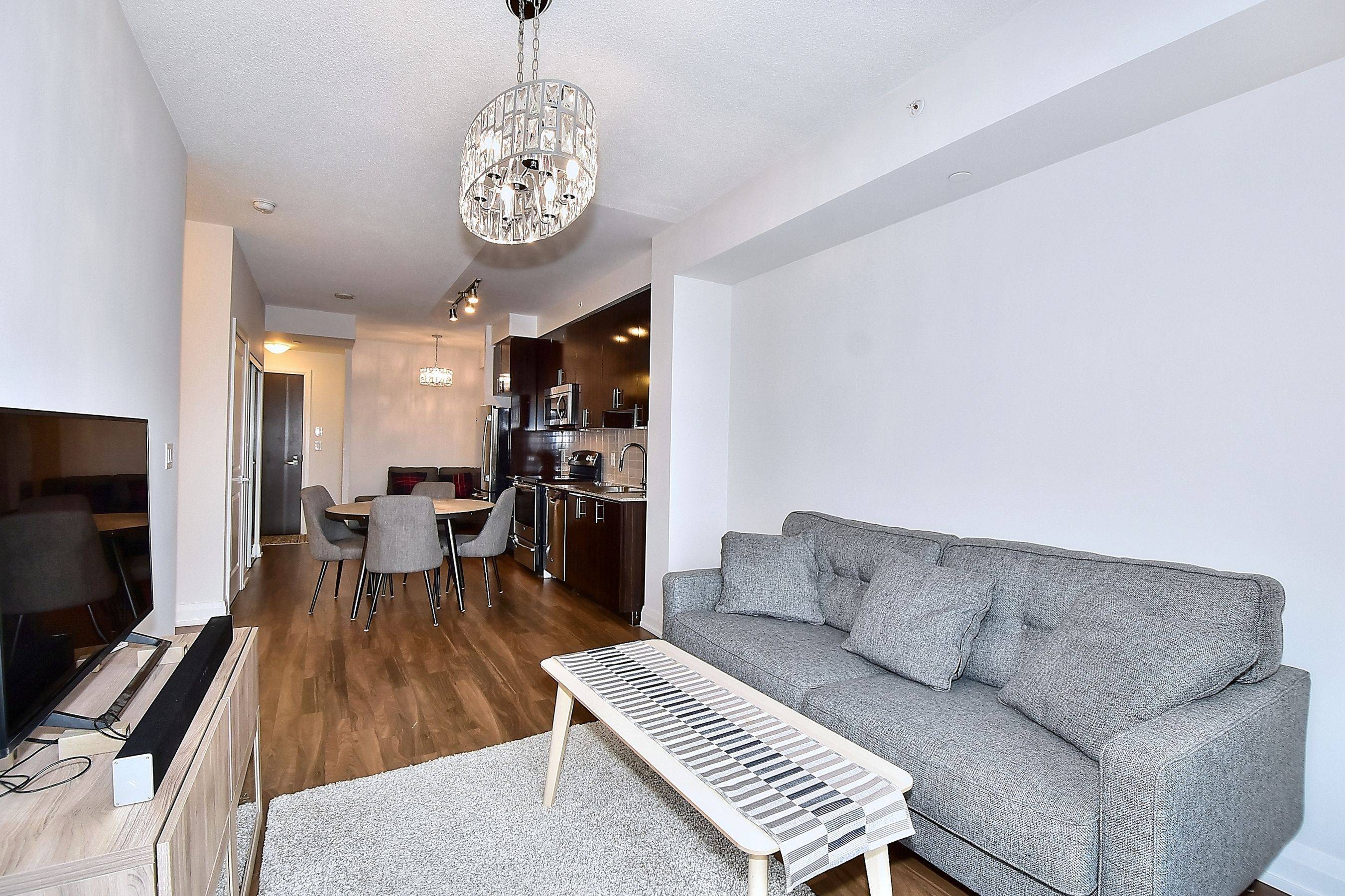 Markham, ON L3T 0C8,7161 Yonge ST #2433